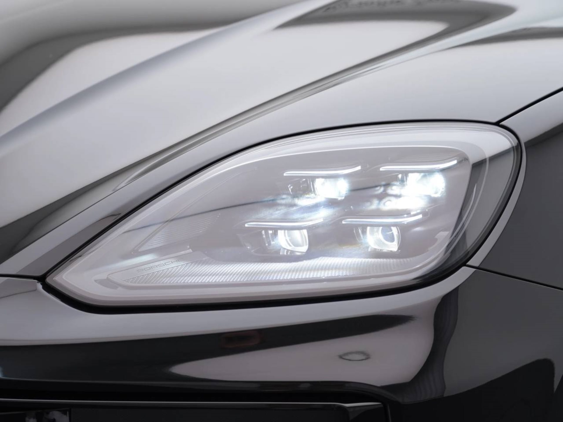 PORSCHE Cayenne E-Hybrid Coupé Black Edition-image-12