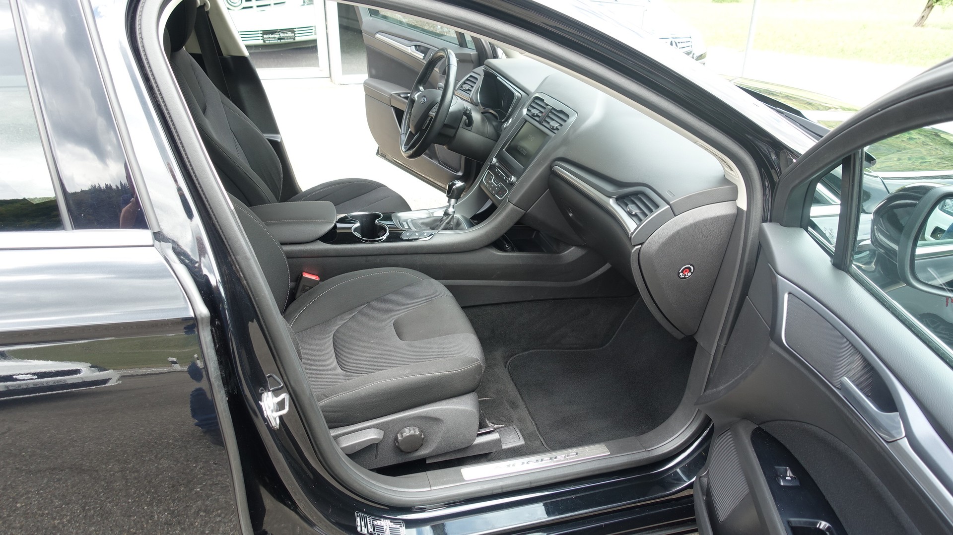 FORD Mondeo 2.0 TDCi Titanium-image-10