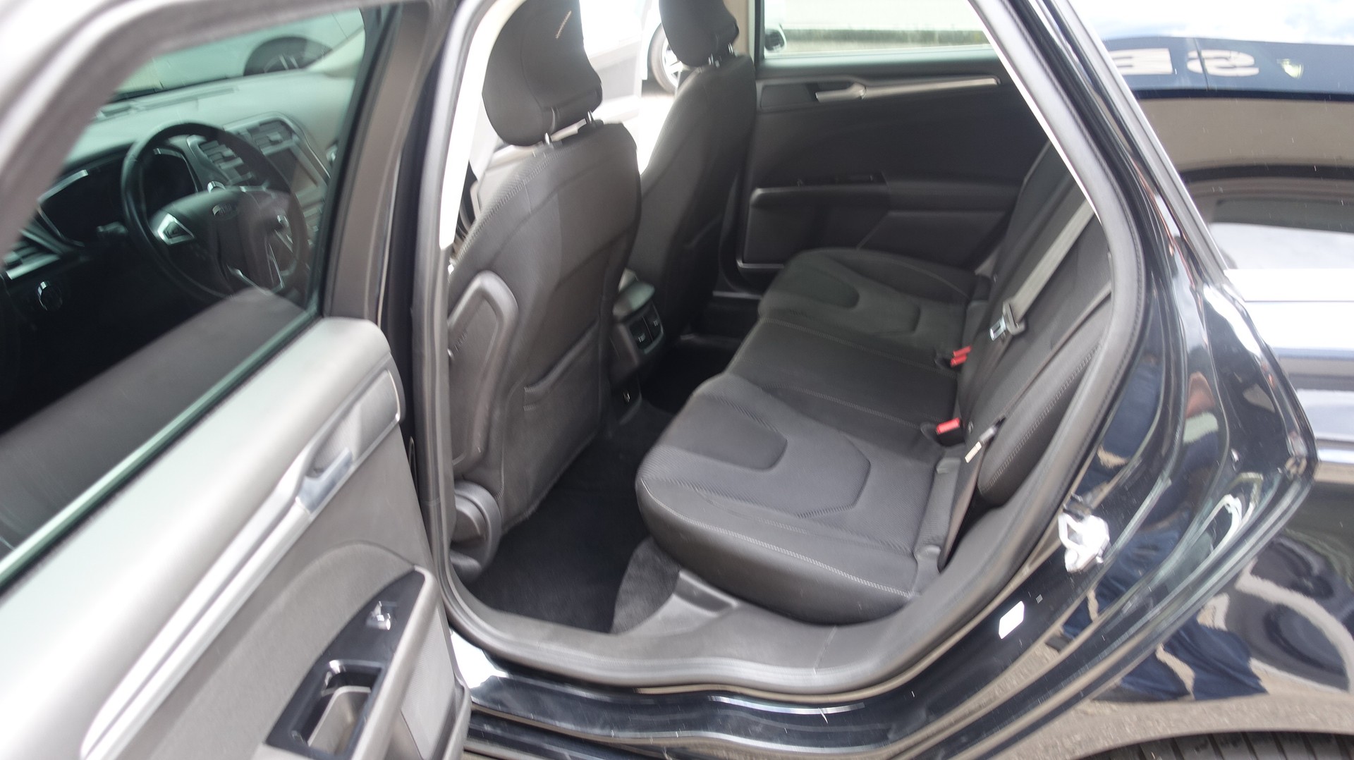 FORD Mondeo 2.0 TDCi Titanium-image-11