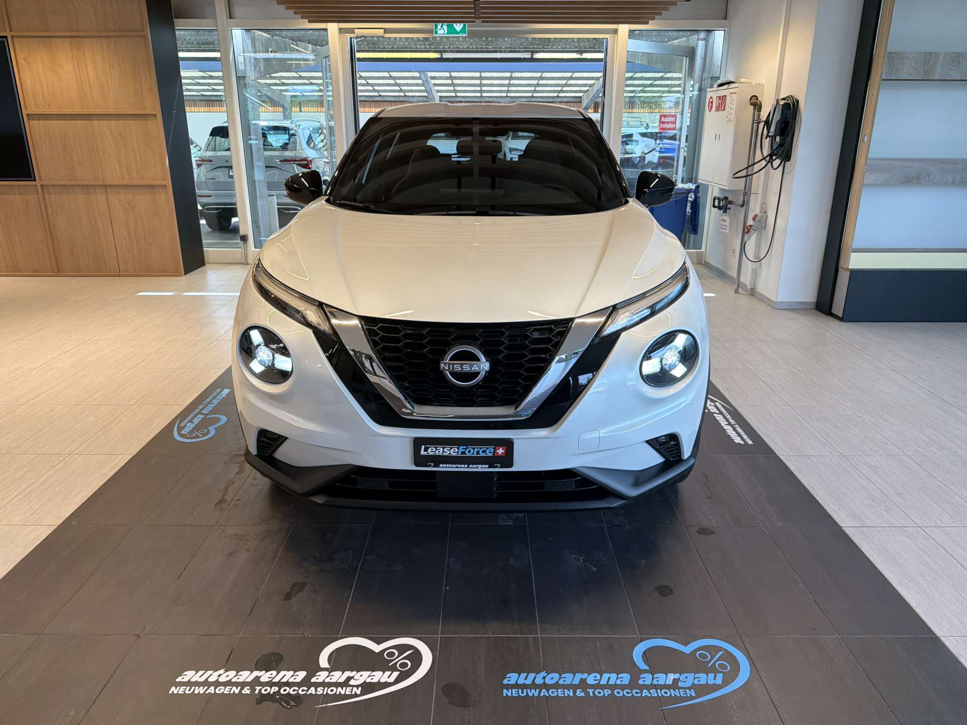 NISSAN Juke 1.0 DIG-T N-Connecta DCT-Automat-image-10