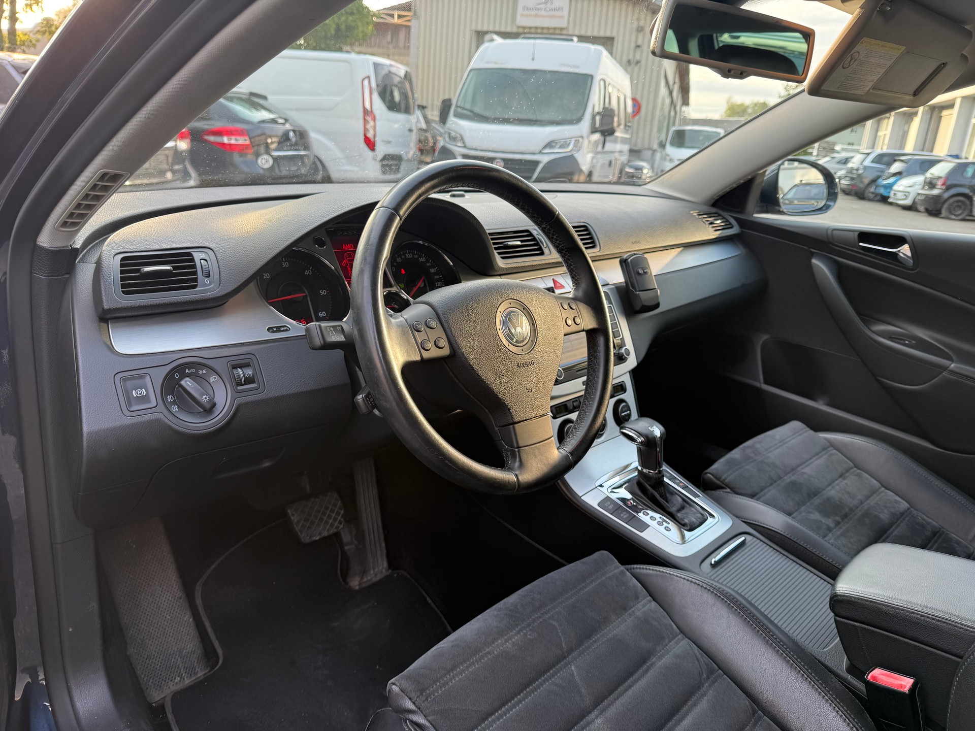 VW Passat Variant 2.0 TDI Highline-image-5