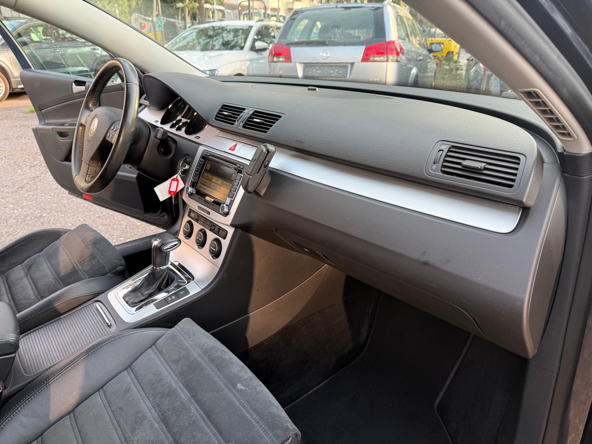 VW Passat Variant 2.0 TDI Highline-image-7