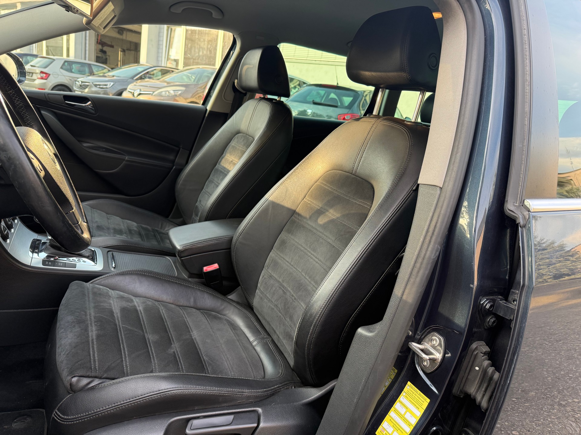 VW Passat Variant 2.0 TDI Highline-image-8