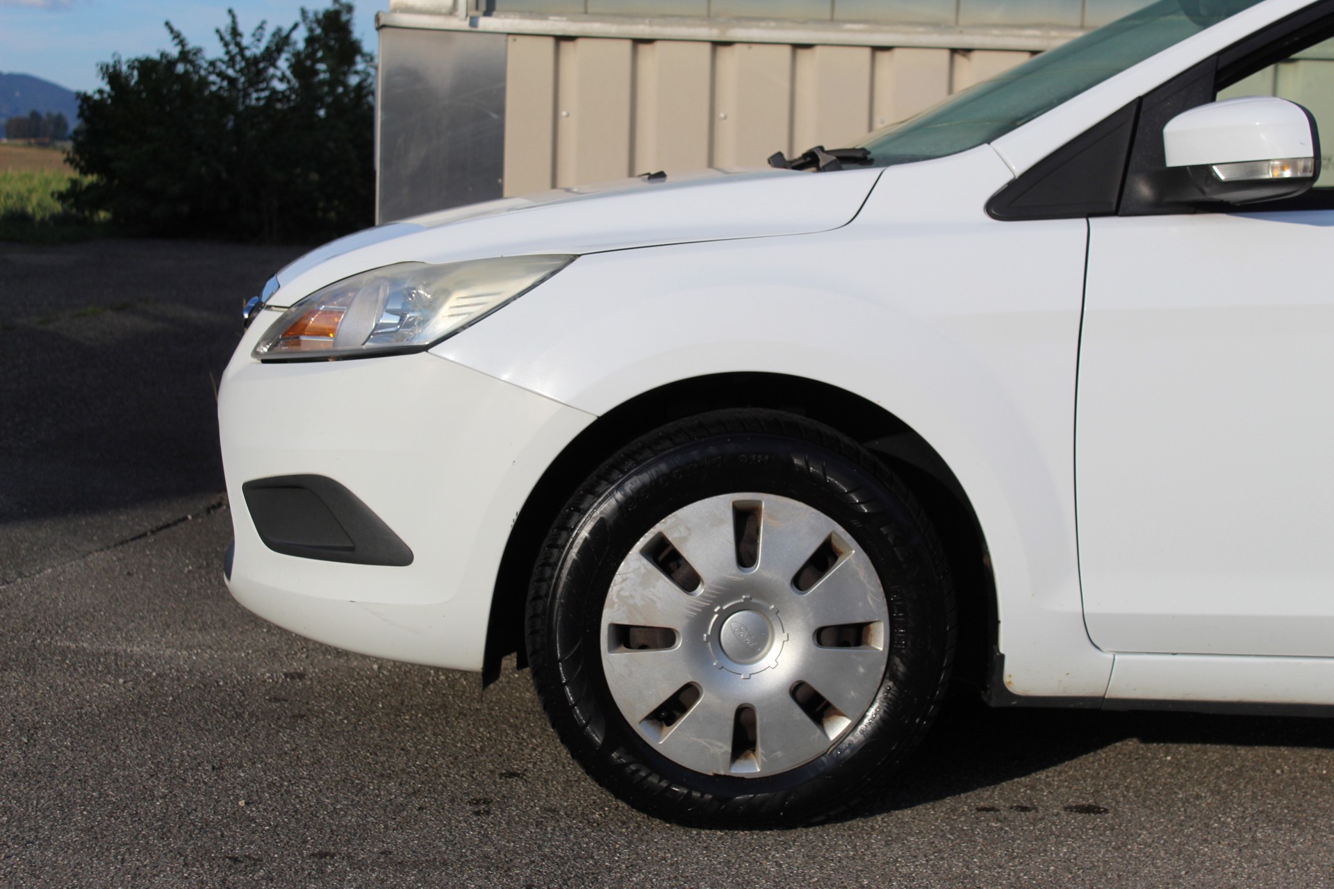 FORD Focus 1.6i Ambiente-image-9