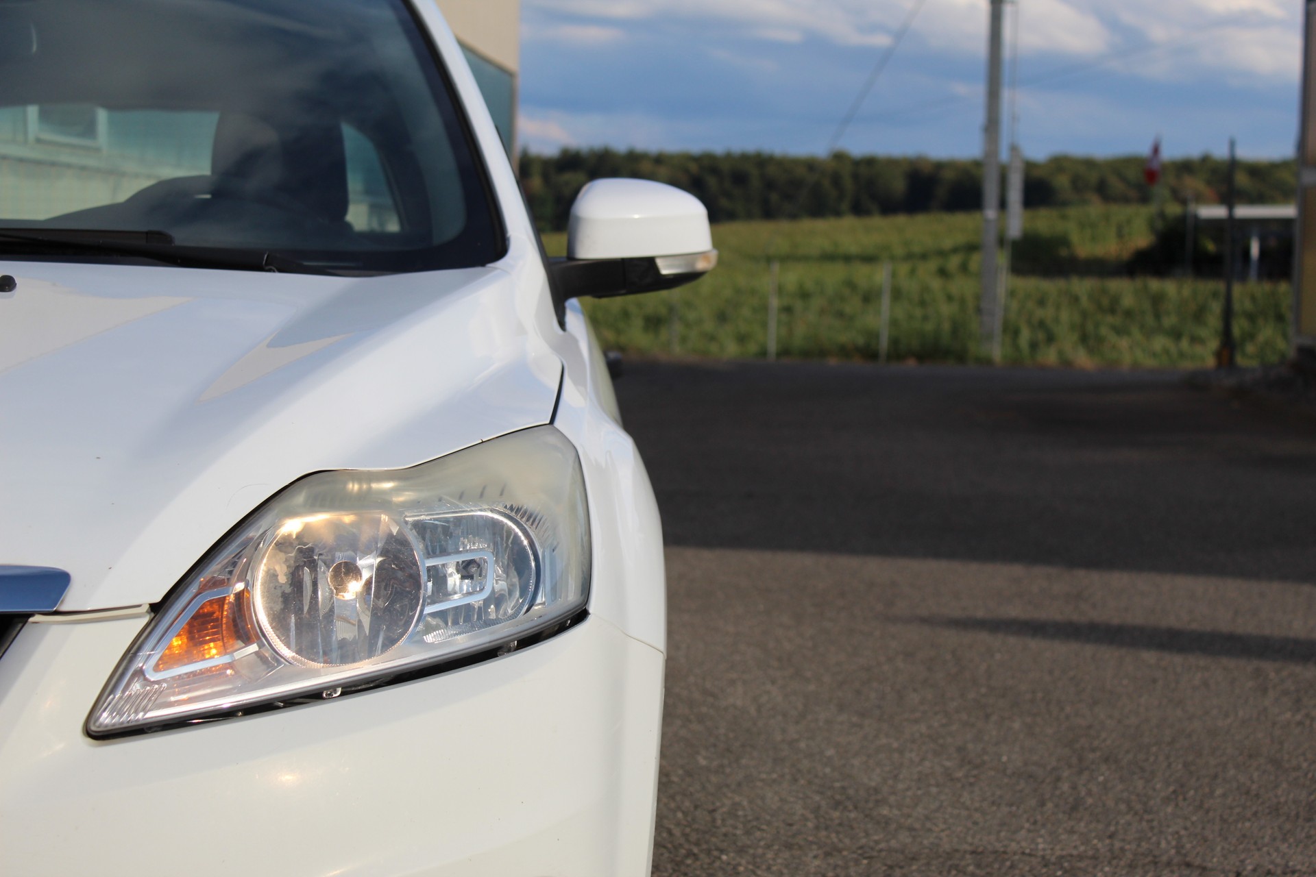 FORD Focus 1.6i Ambiente-image-8