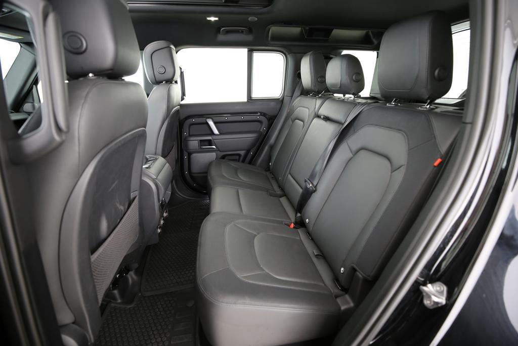 LAND ROVER Defender 110 2.0 P400e X-Dynamic HSE-image-10