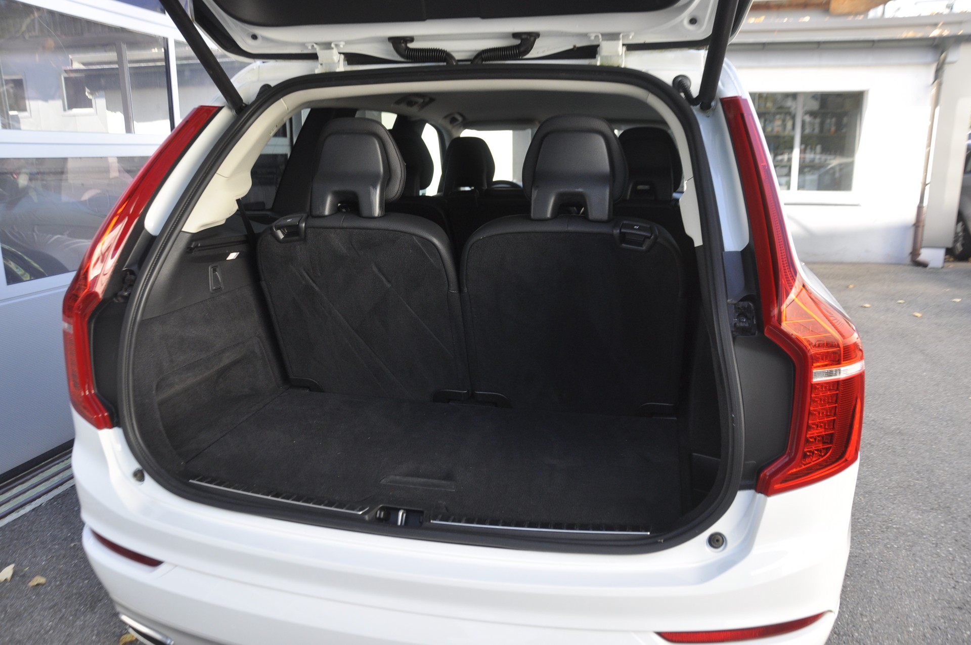 VOLVO XC90 B5 Diesel Mild Hybrid AWD Momentum Geartronic-image-14