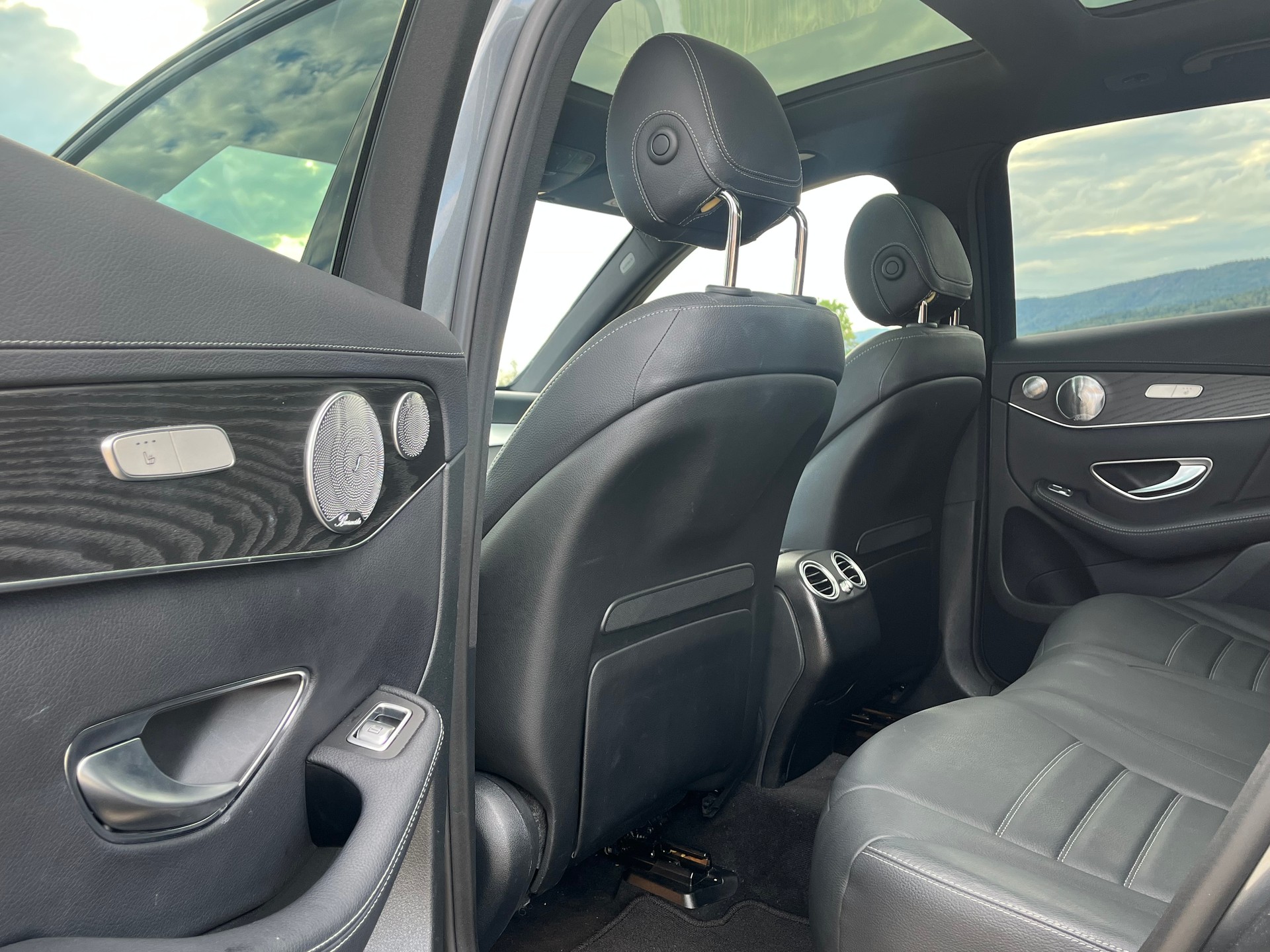 MERCEDES-BENZ GLC 300 4Matic AMG Line 9G-Tronic-image-13