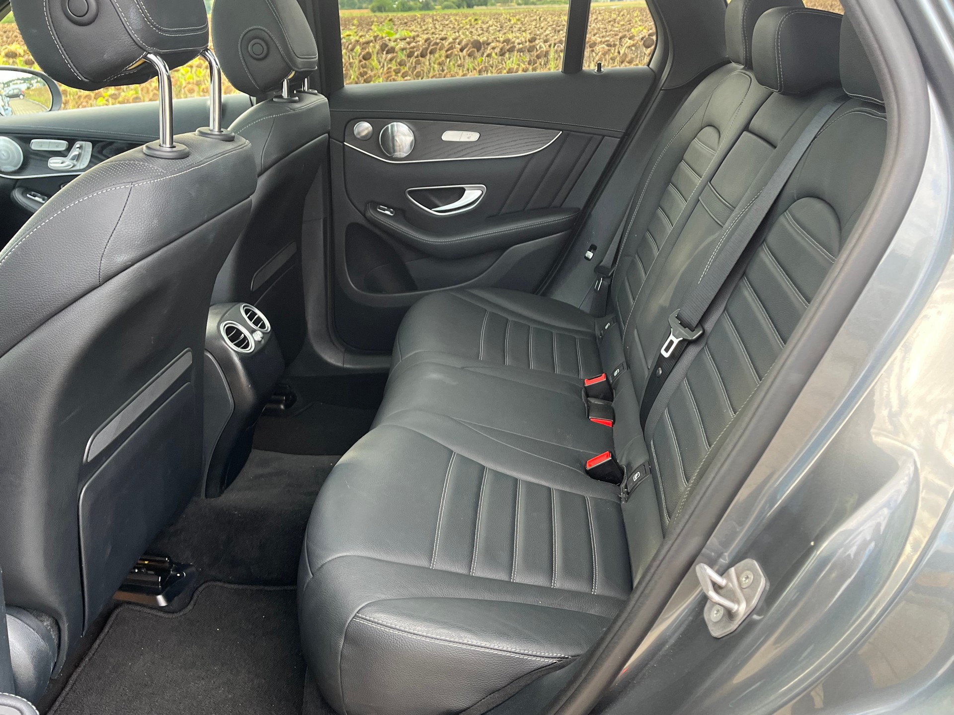 MERCEDES-BENZ GLC 300 4Matic AMG Line 9G-Tronic-image-12