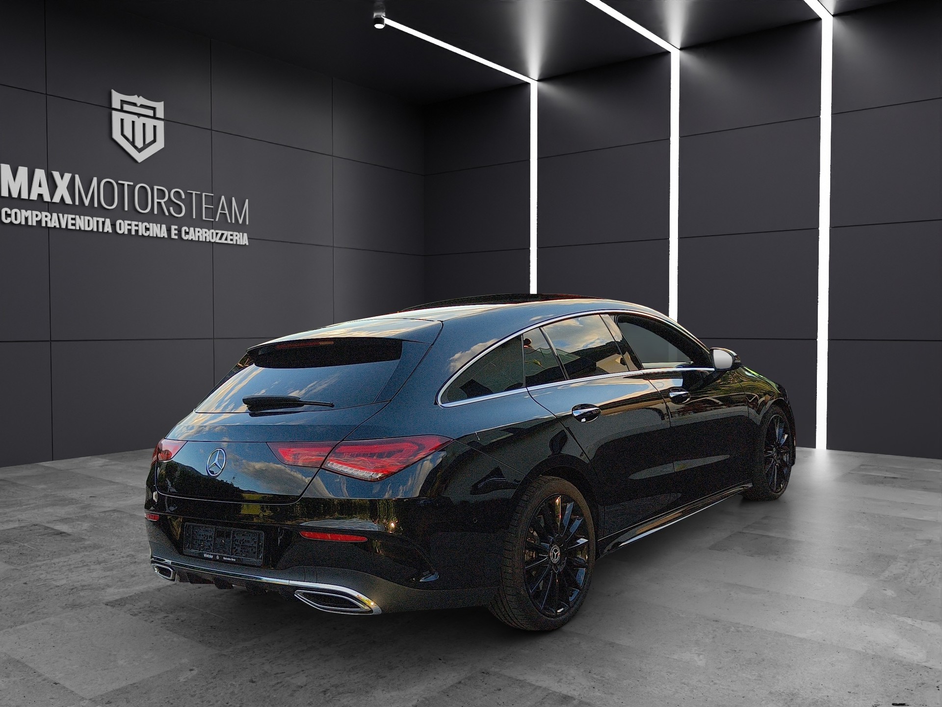 MERCEDES-BENZ CLA Shooting Brake 250 4Matic 7G-DCT AMG Line-image-4