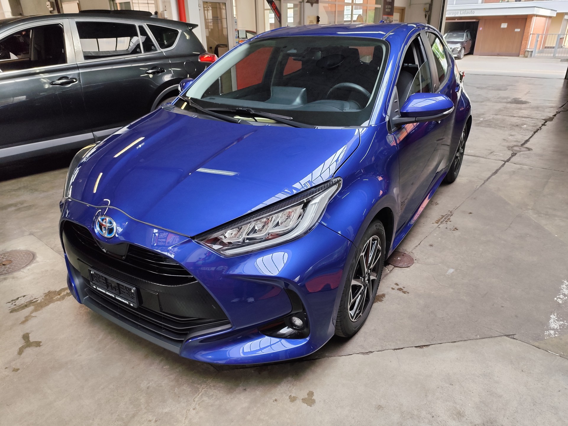 TOYOTA Yaris 1.5 Trend e-CVT-image-0
