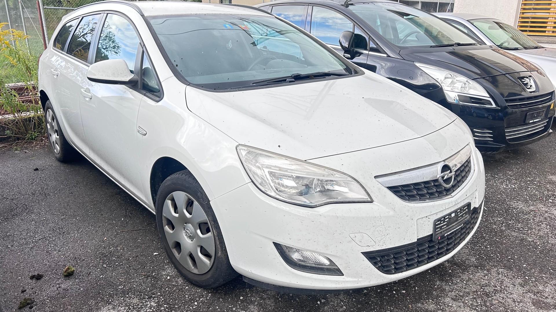 OPEL Astra SportsTourer 1.4i 16V Anniversary Edition-image-2