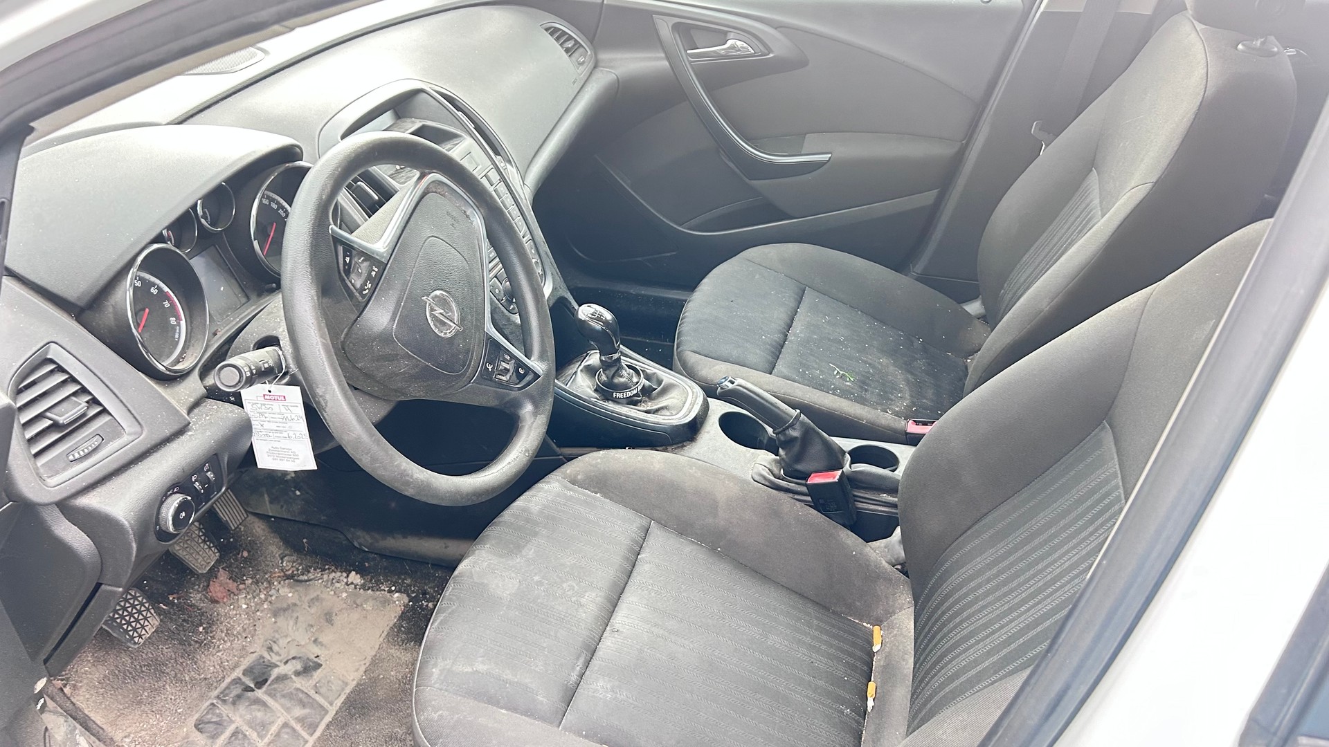OPEL Astra SportsTourer 1.4i 16V Anniversary Edition-image-5