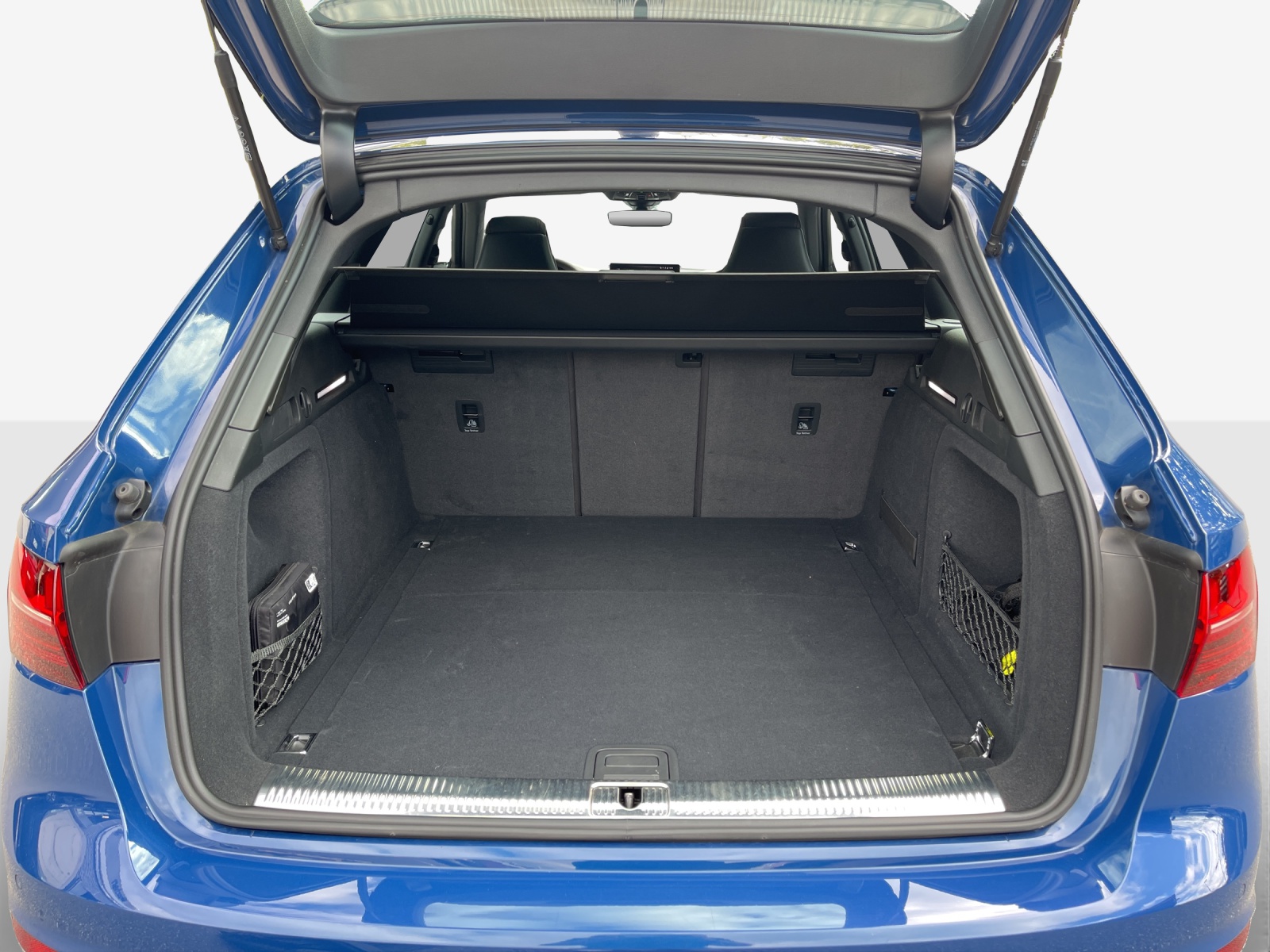 AUDI RS4 Avant quattro tiptronic-image-12