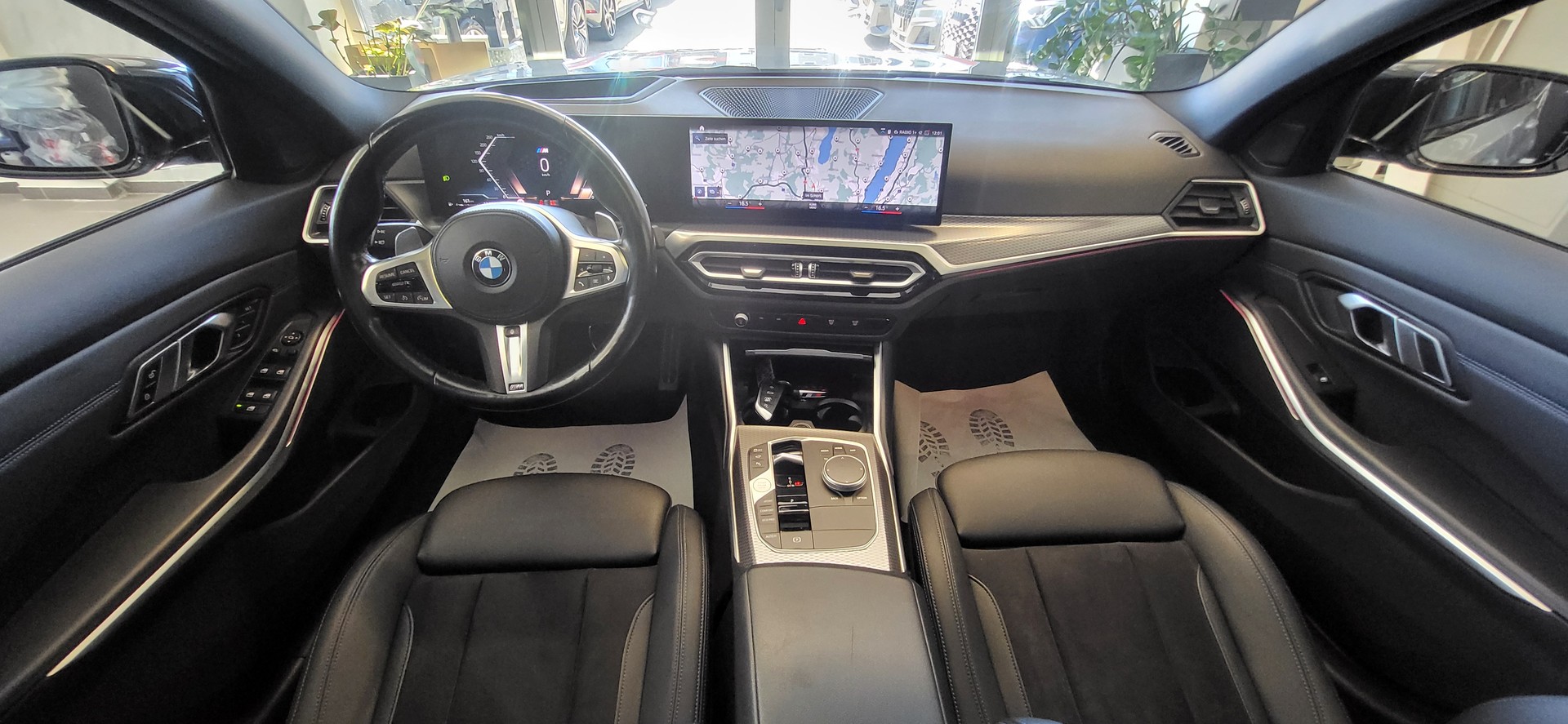 BMW 320d xDrive 48V Touring Steptronic-image-5