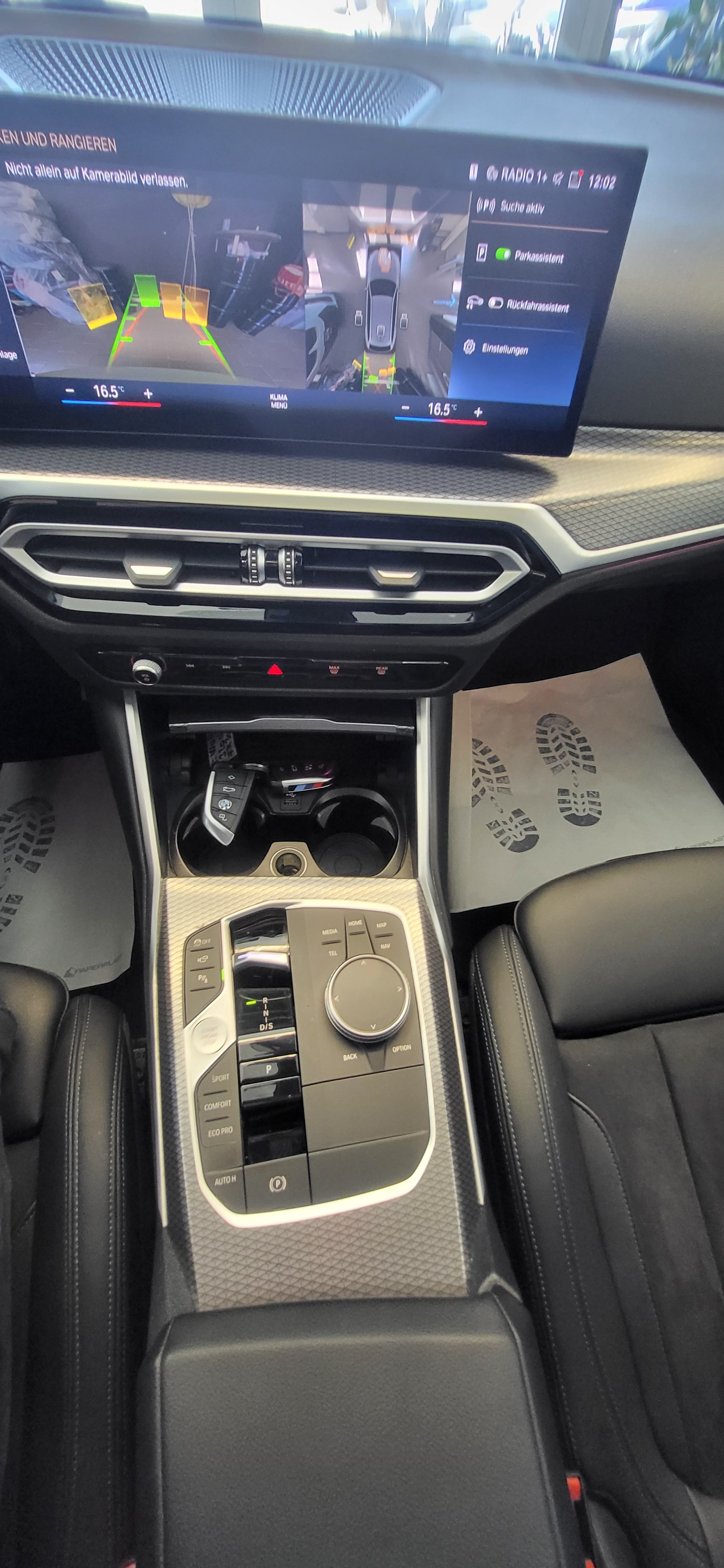 BMW 320d xDrive 48V Touring Steptronic-image-16