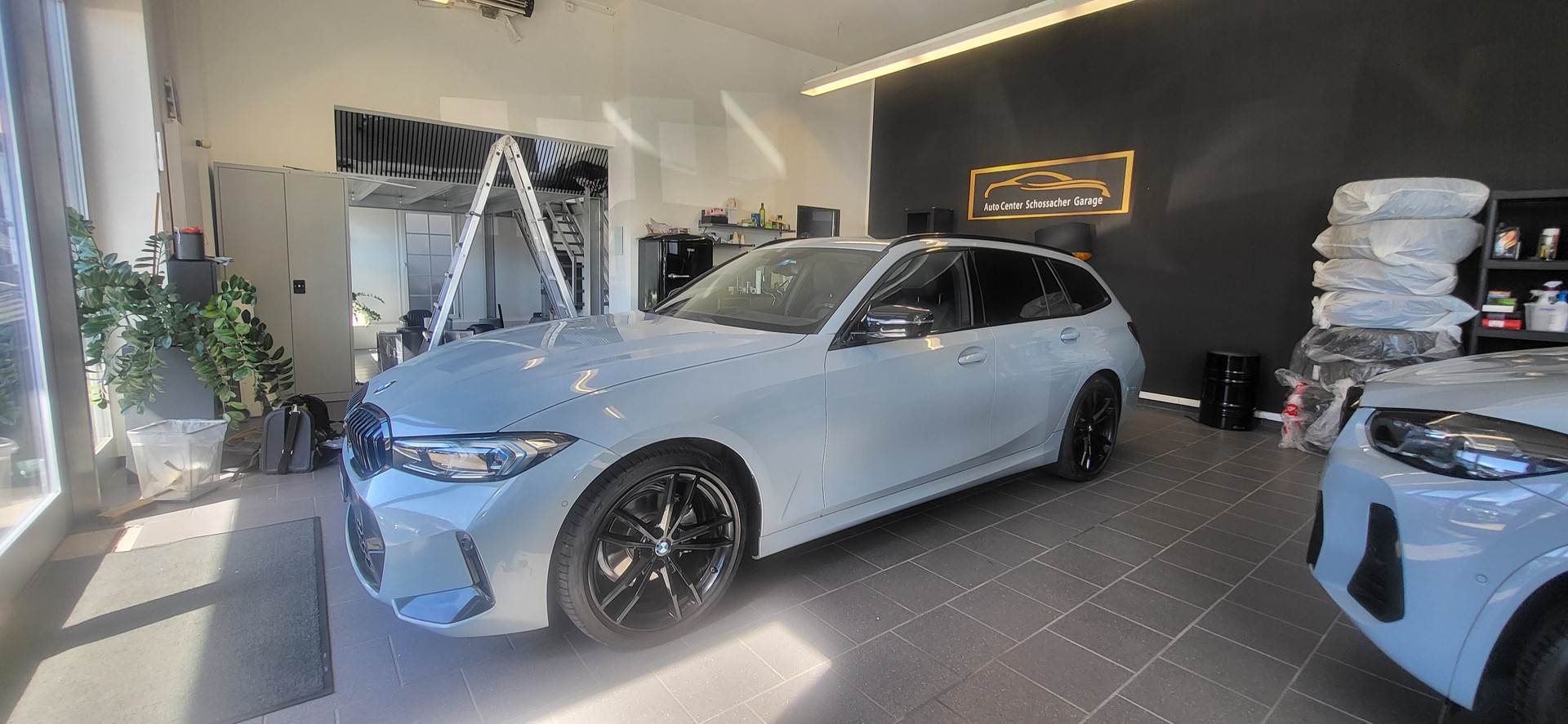 BMW 320d xDrive 48V Touring Steptronic-image-1