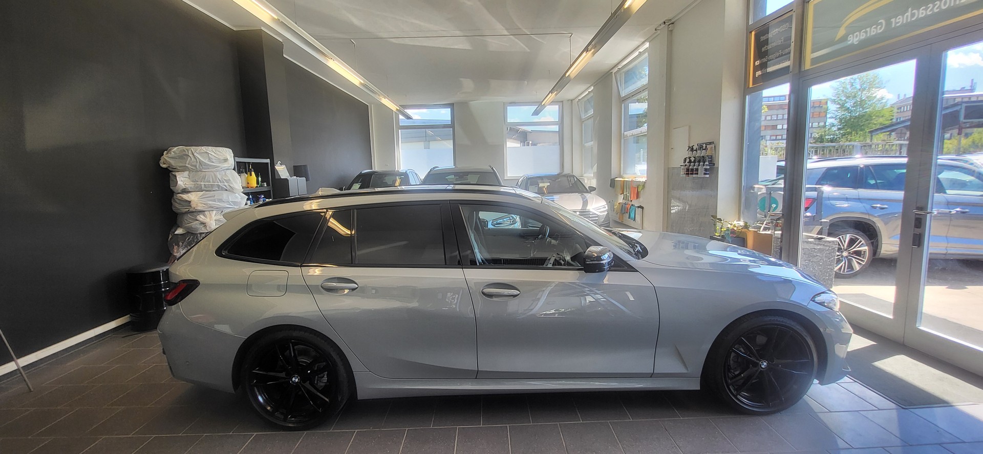 BMW 320d xDrive 48V Touring Steptronic-image-3