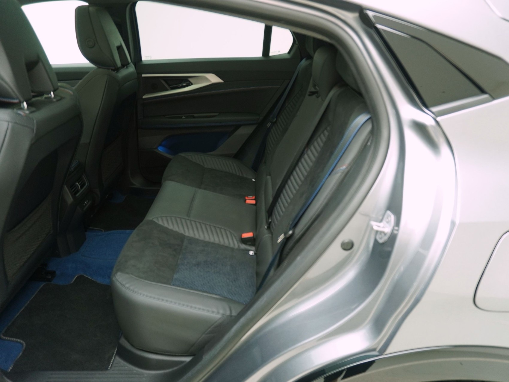 RENAULT Rafale 1.2 E-Tech Plug-in Atelier Alpine-image-10