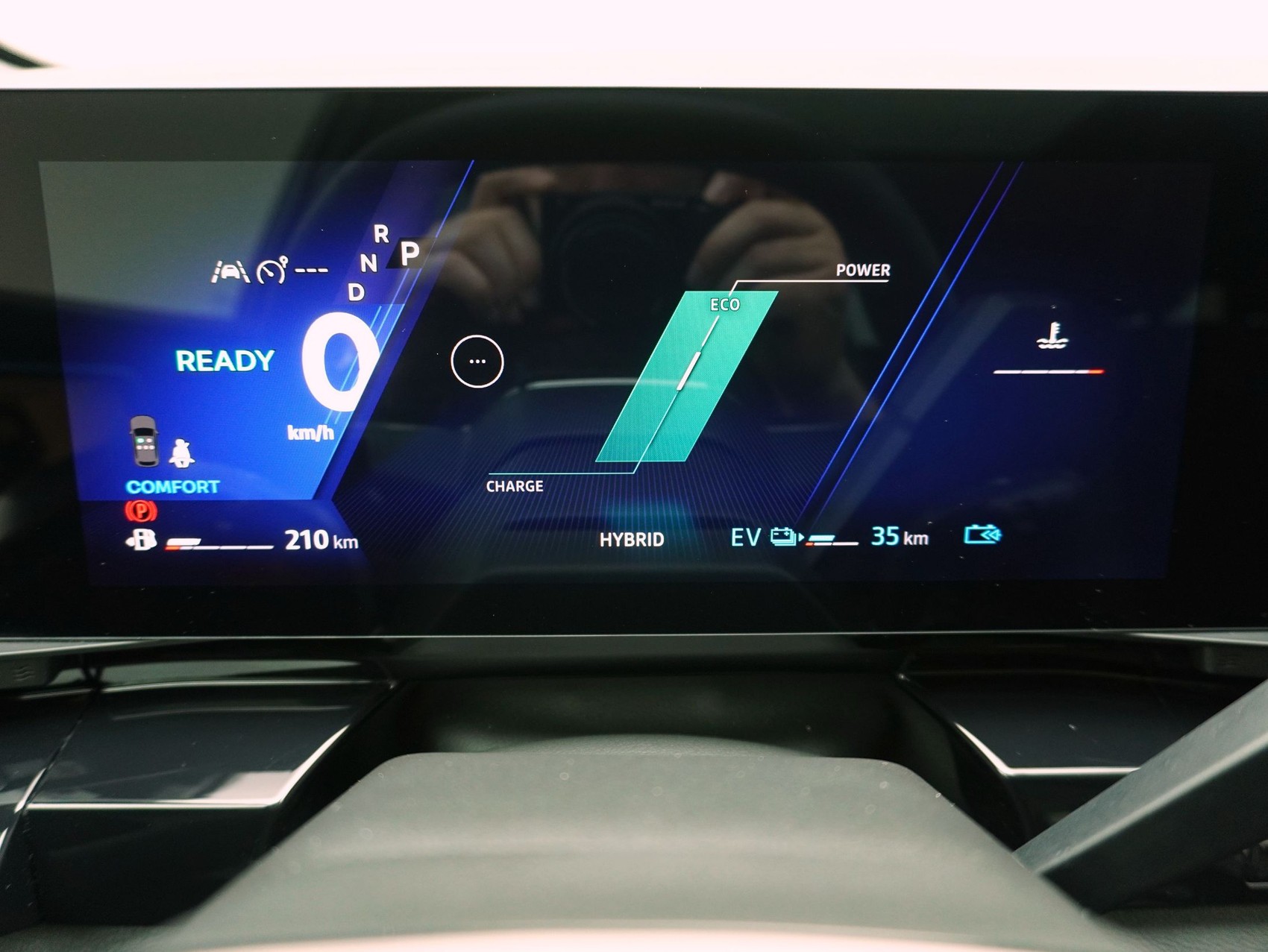 RENAULT Rafale 1.2 E-Tech Plug-in Atelier Alpine-image-13