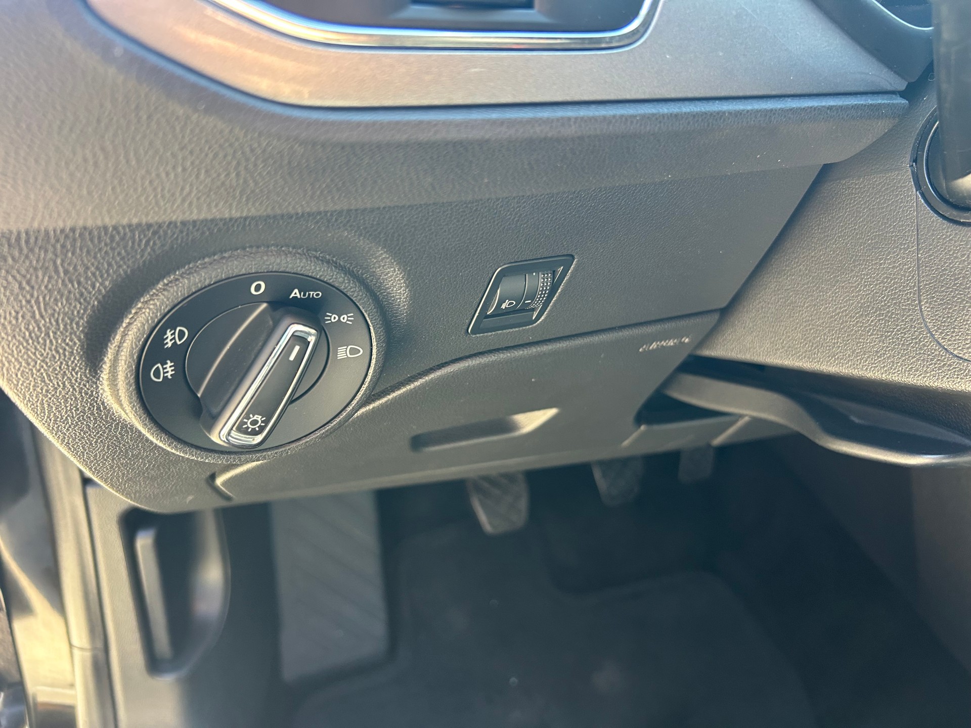 SEAT Leon ST 1.4 TSI FR-image-11