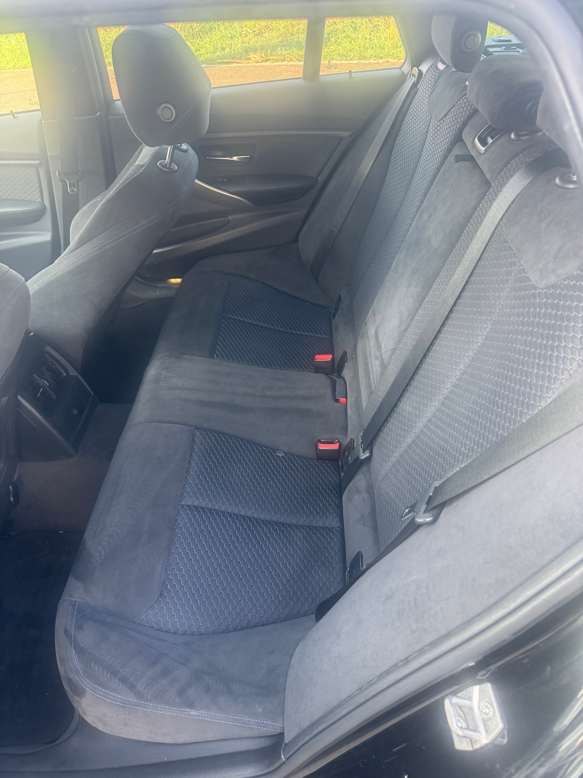 BMW 320d Touring Steptronic-image-11