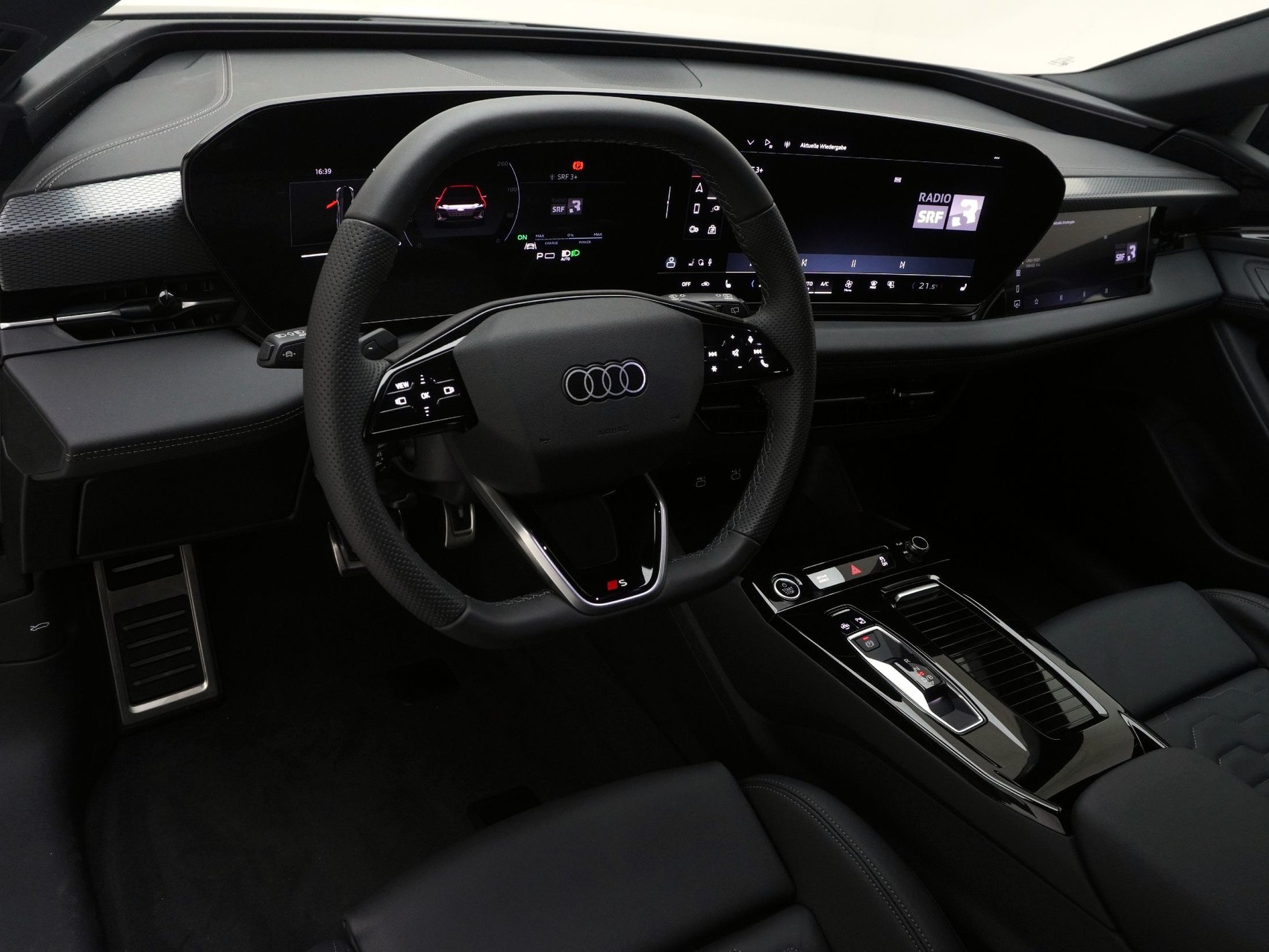 AUDI A6 e-tron Avant Performance S line-image-6