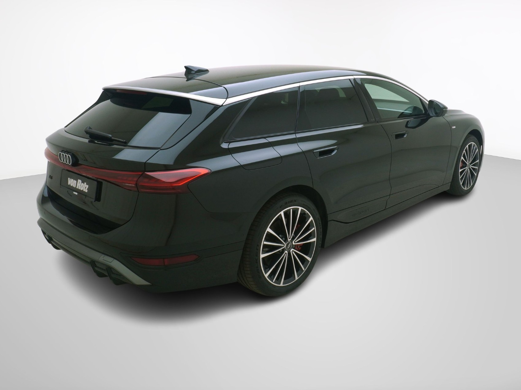 AUDI A6 e-tron Avant Performance S line-image-2