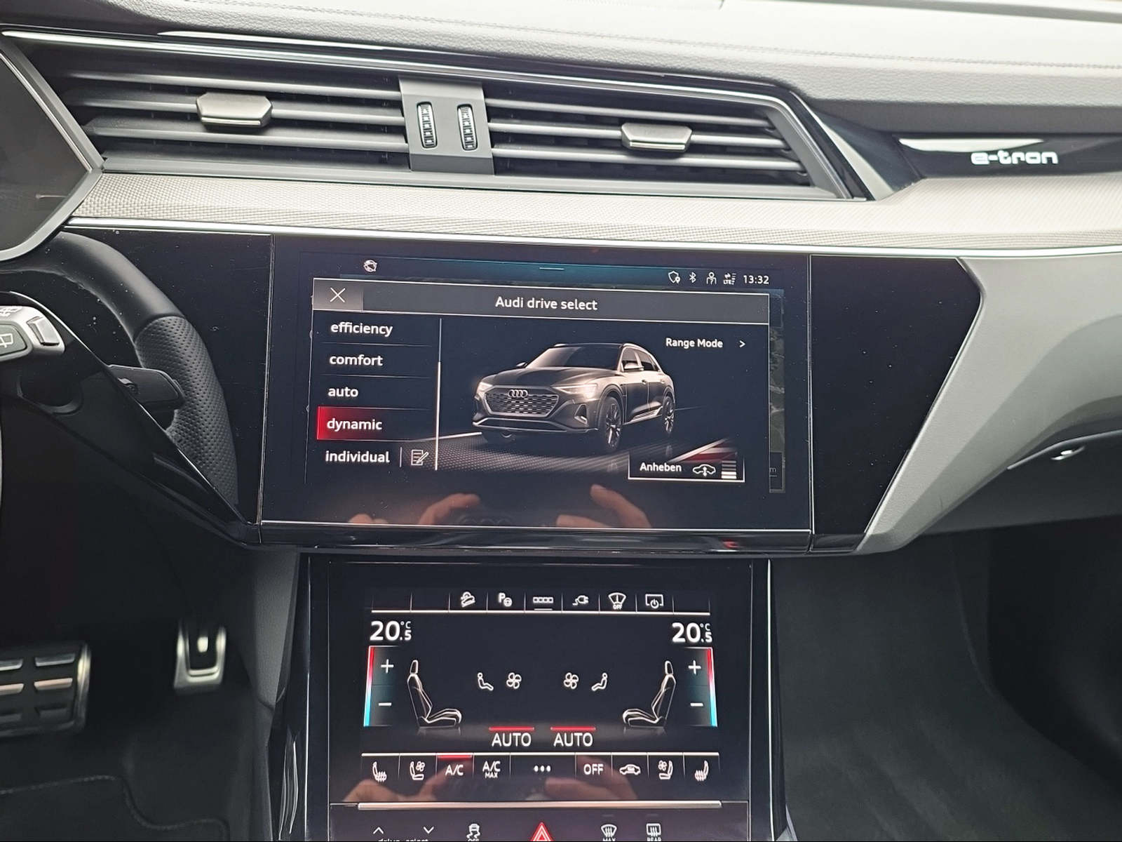 AUDI Q8 55 e-tron S line quattro-image-8