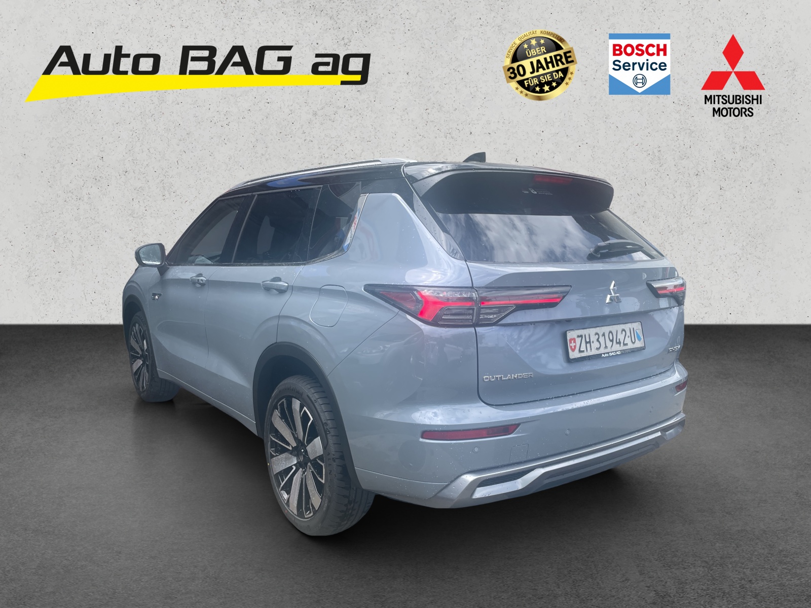 MITSUBISHI Outlander 2.4 PHEV Instyle 4x4-image-3