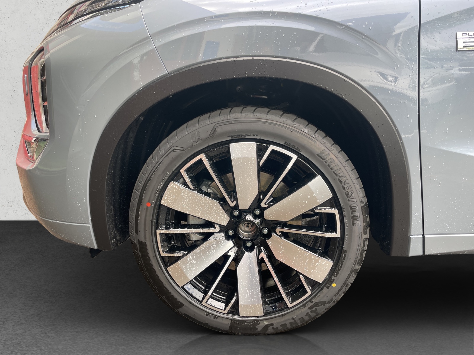 MITSUBISHI Outlander 2.4 PHEV Instyle 4x4-image-10
