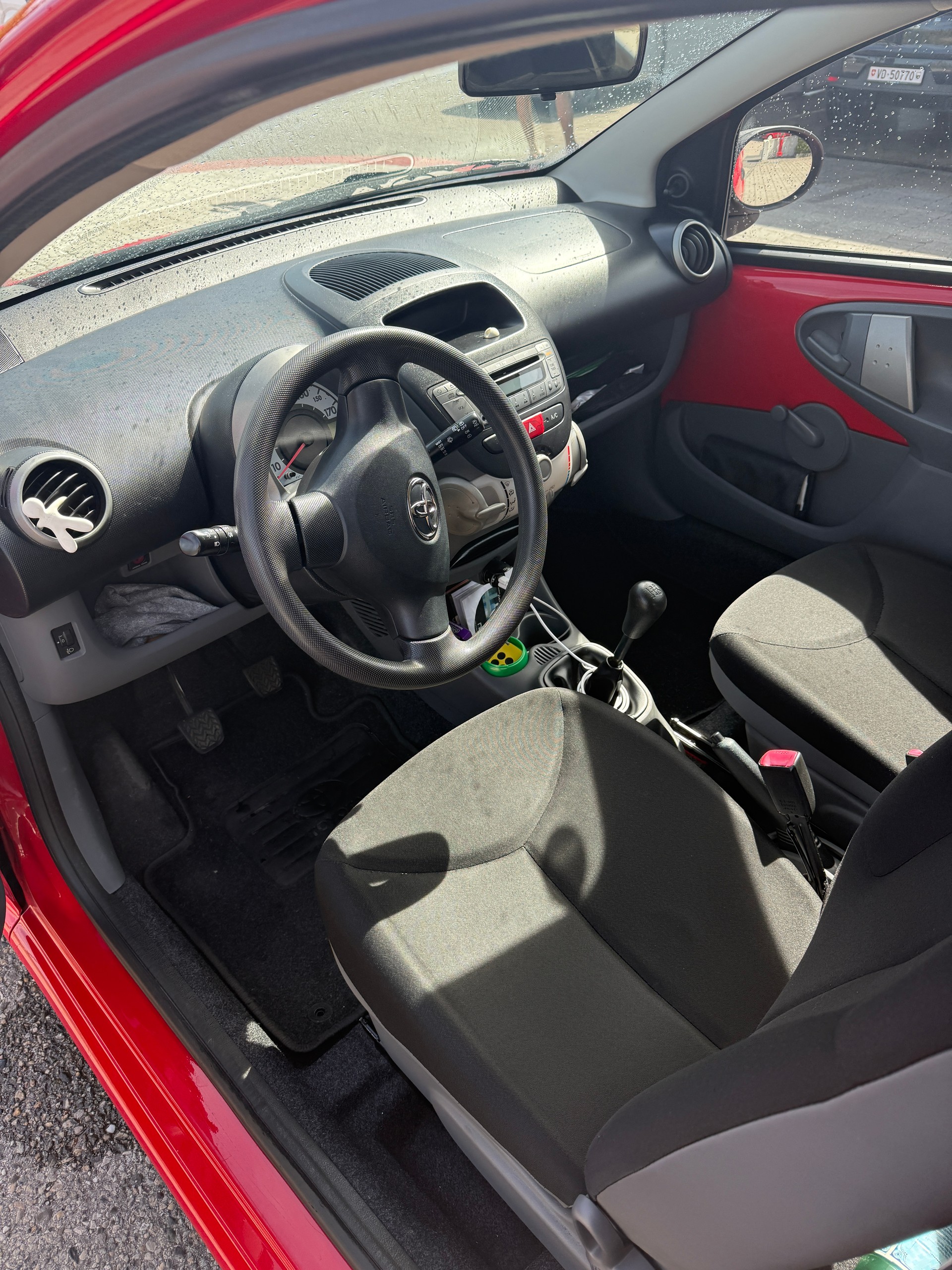 TOYOTA 1.0 VVT-i Linea Terra-image-3