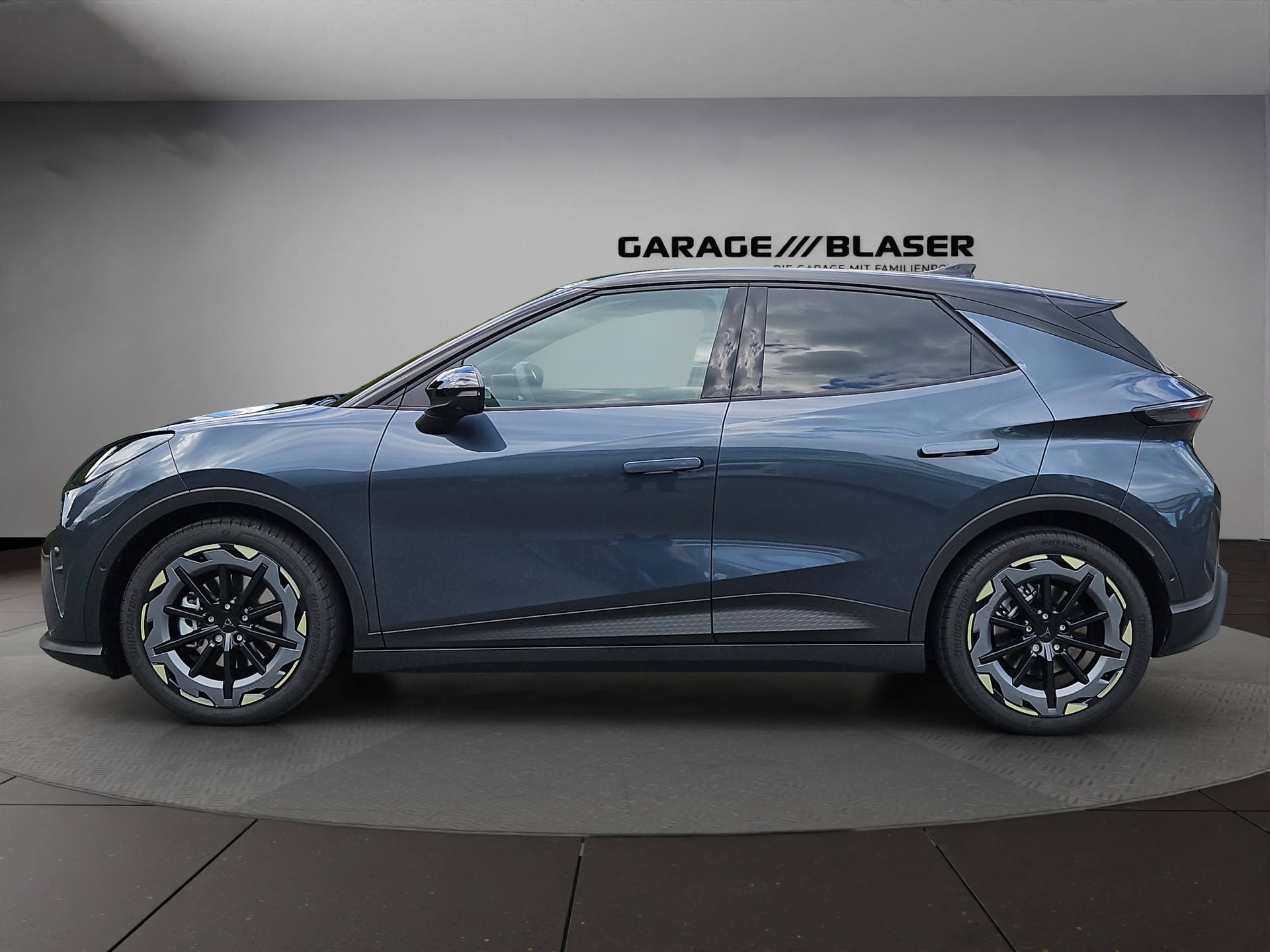CUPRA Raval 52 kWh VZ Extreme Launch Edition-image-1