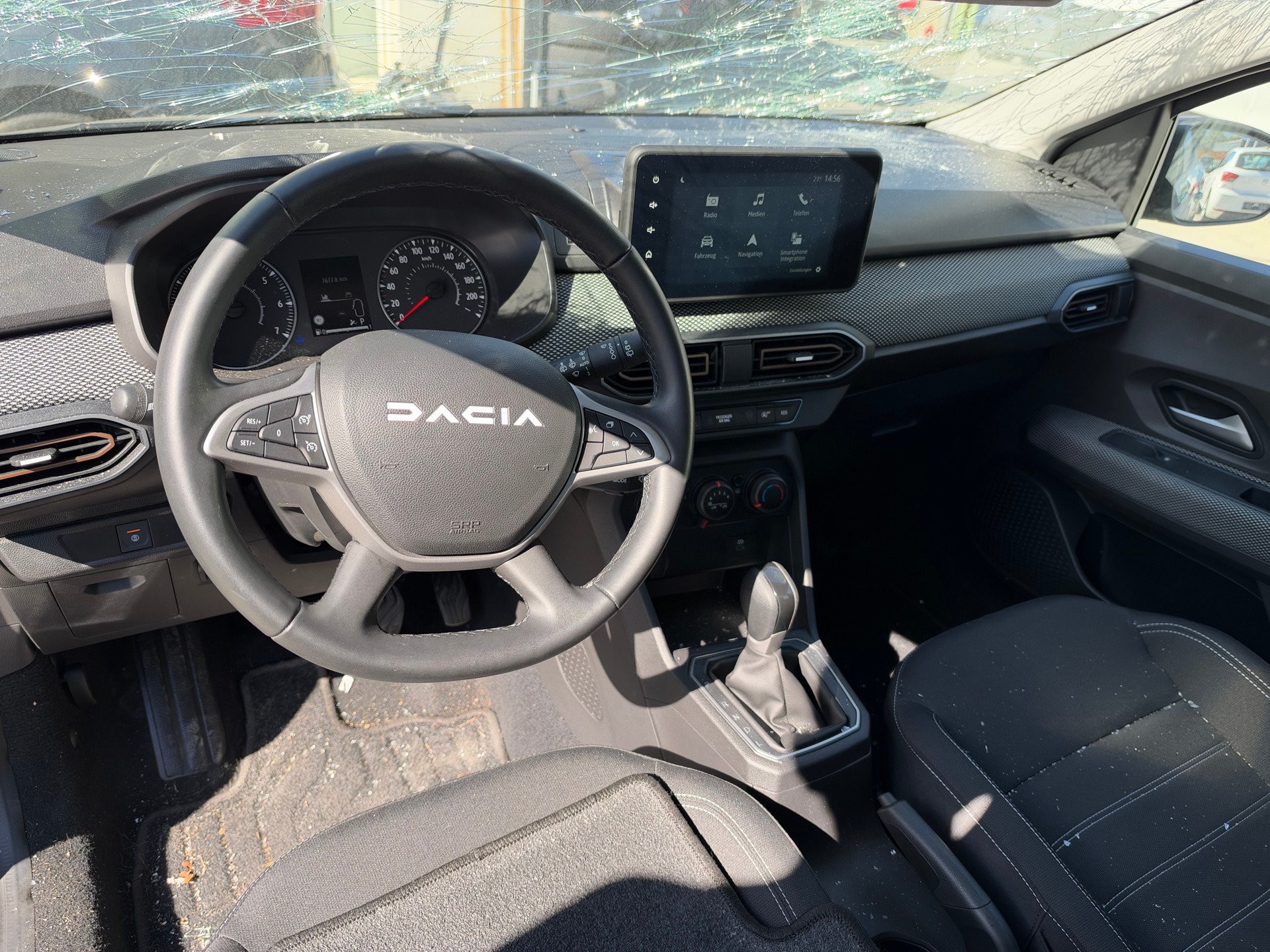 DACIA Sandero TCe 90 Journey CVT-image-10