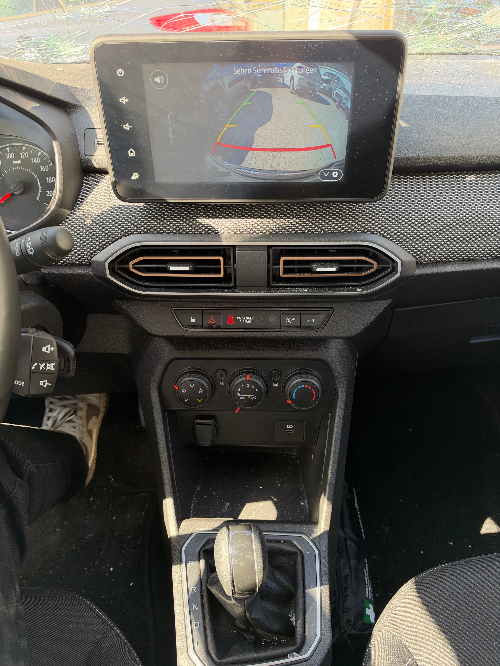 DACIA Sandero TCe 90 Journey CVT-image-12
