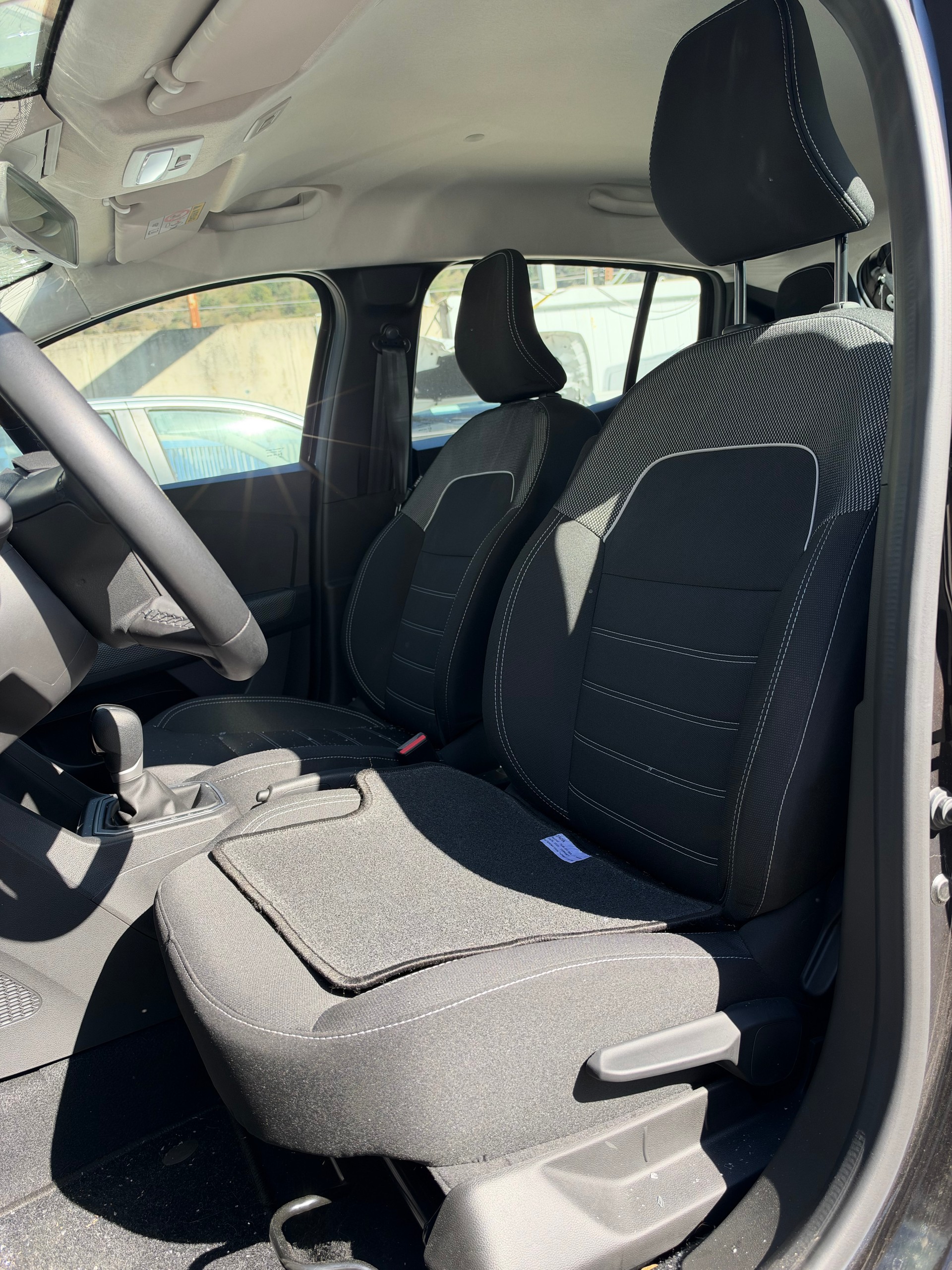 DACIA Sandero TCe 90 Journey CVT-image-13