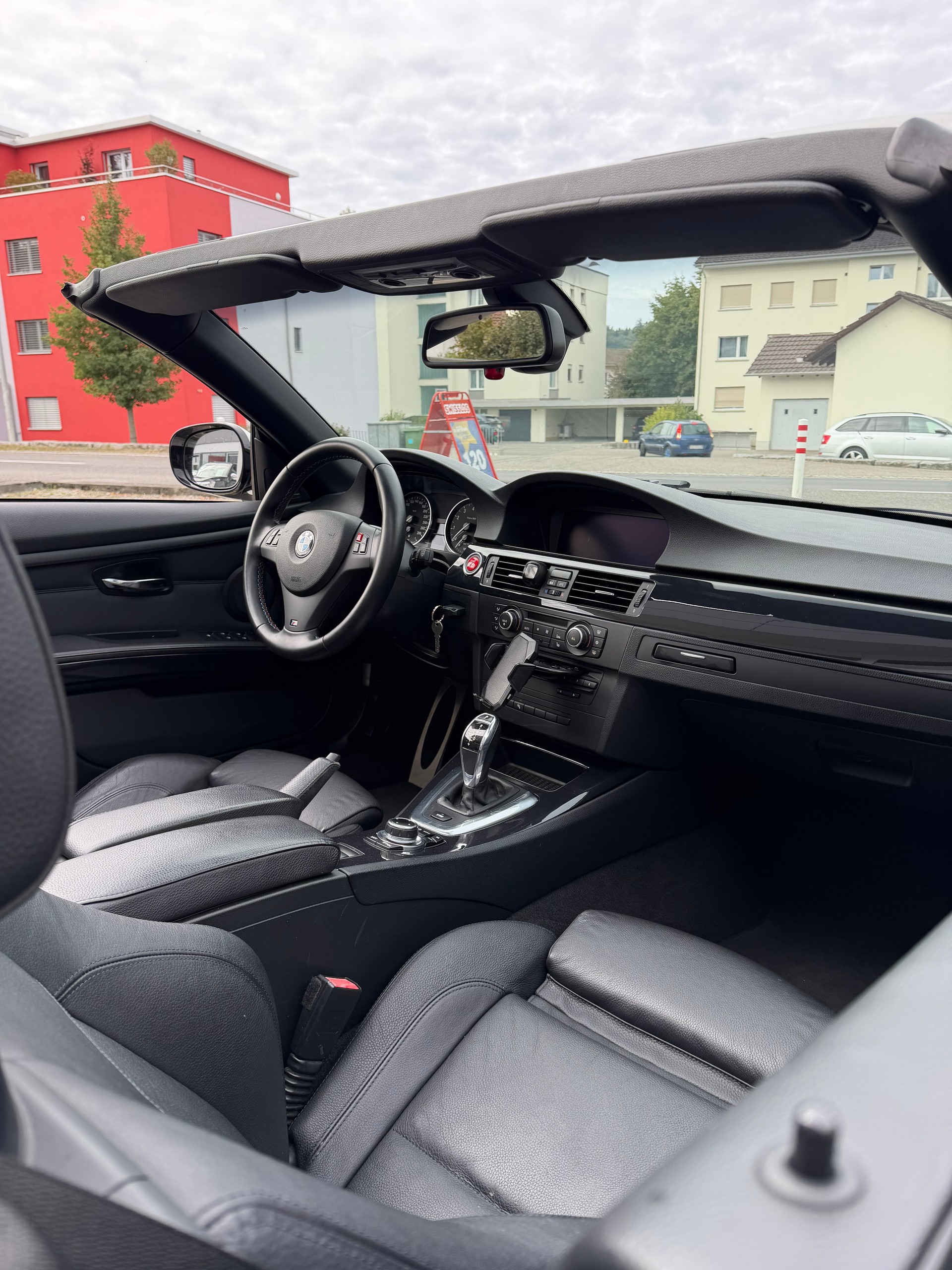 BMW 335i Cabriolet DSG-image-9