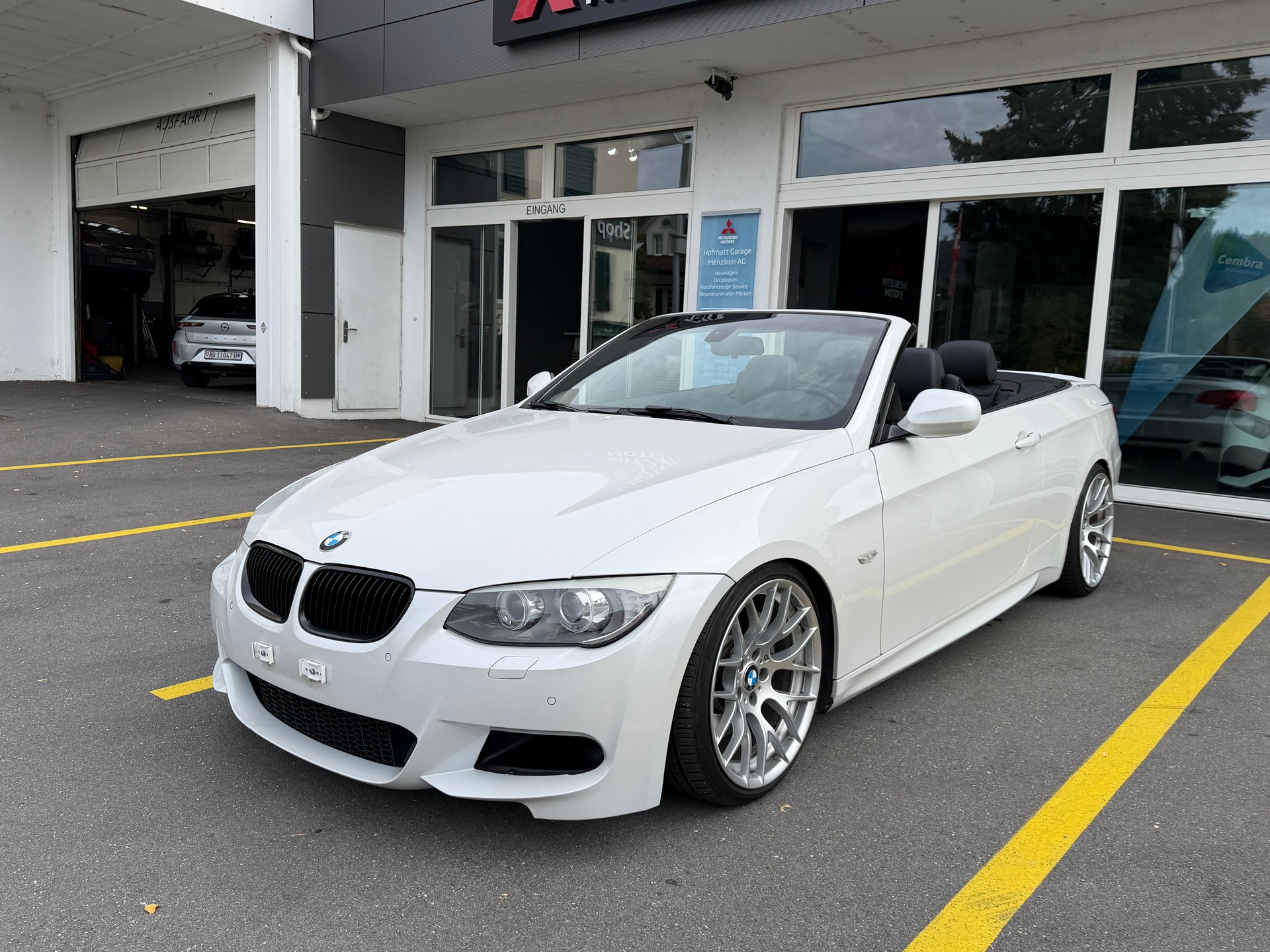 BMW 335i Cabriolet DSG-image-4
