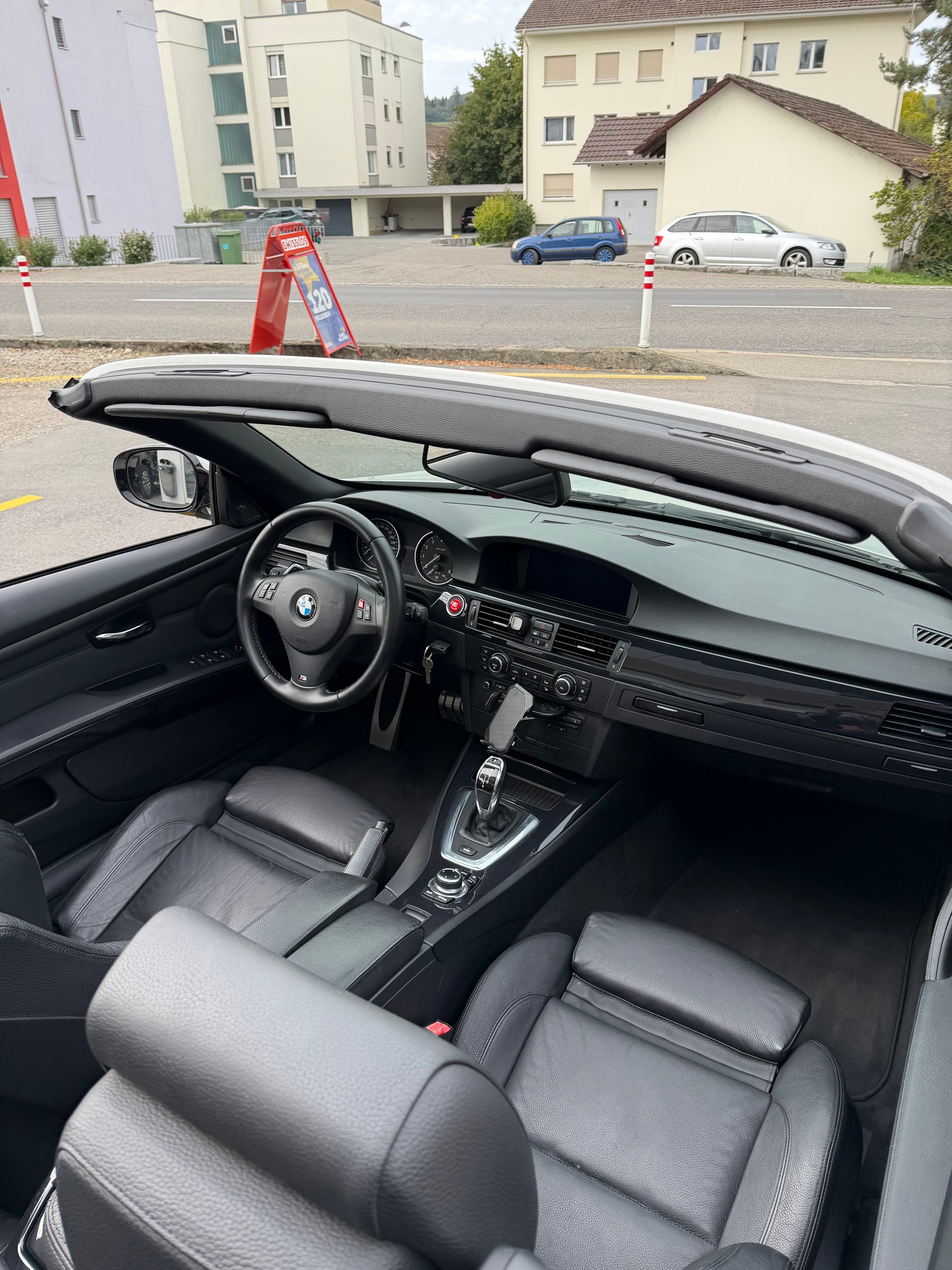 BMW 335i Cabriolet DSG-image-10