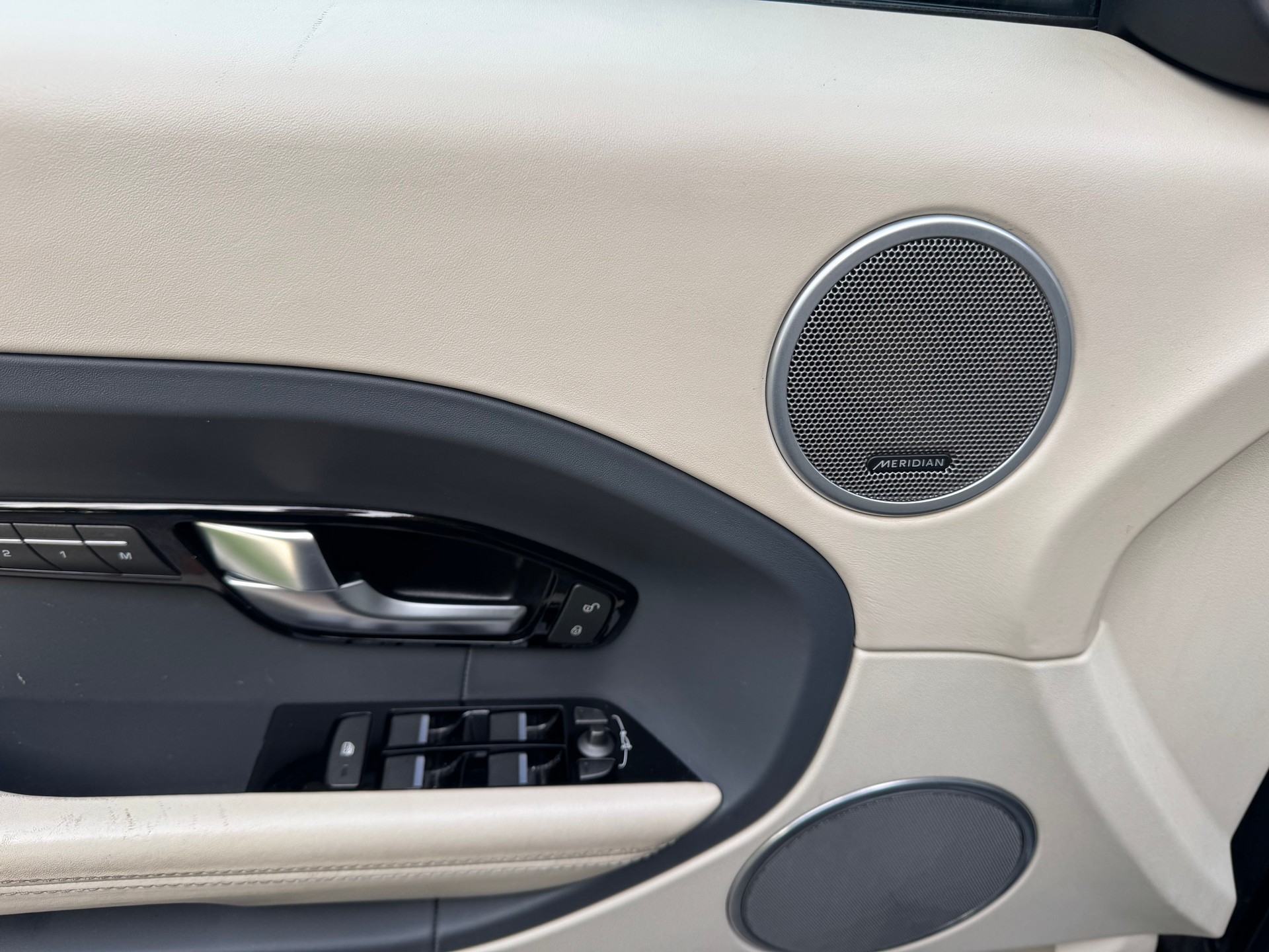 LAND ROVER Range Rover Evoque 2.0 Si4 SE Dynamic AT9-image-7