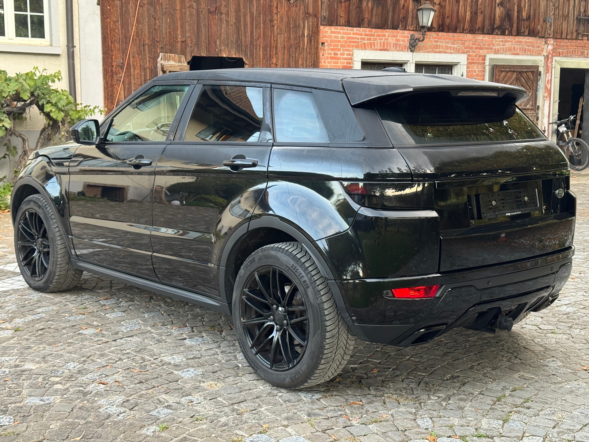 LAND ROVER Range Rover Evoque 2.0 Si4 SE Dynamic AT9-image-2