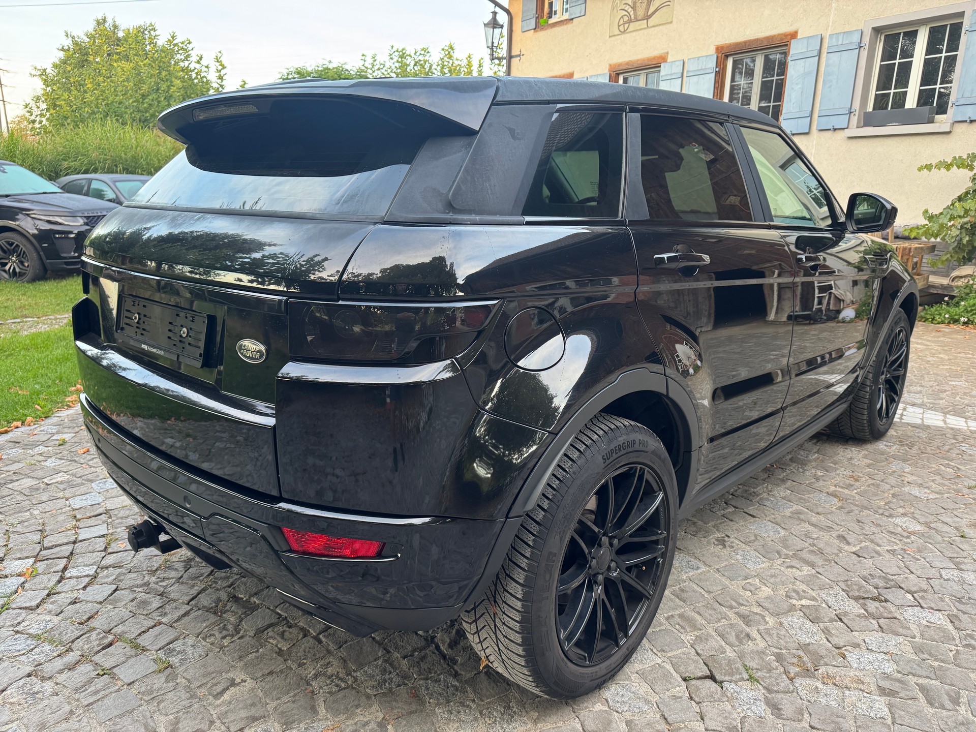 LAND ROVER Range Rover Evoque 2.0 Si4 SE Dynamic AT9-image-5
