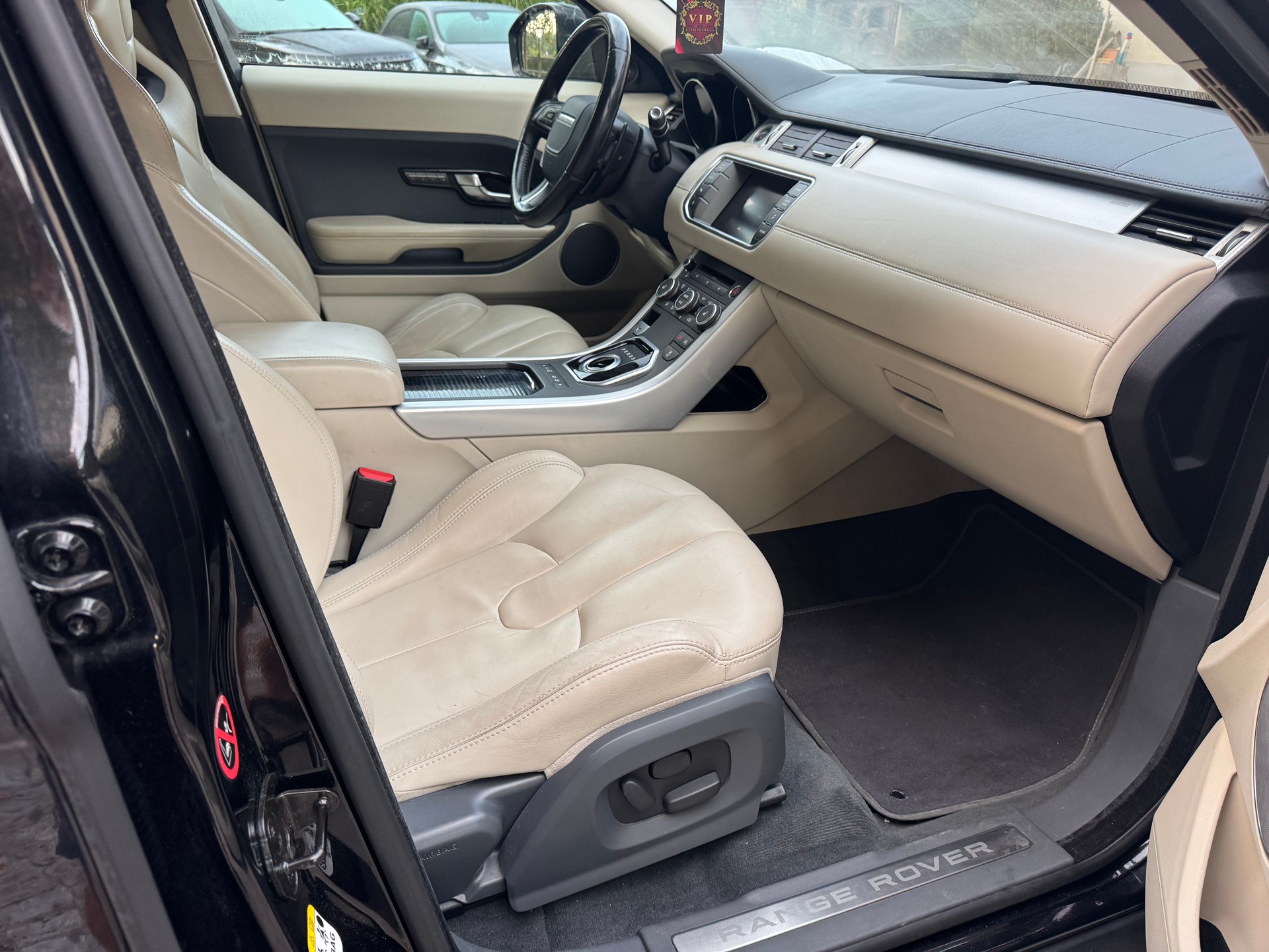 LAND ROVER Range Rover Evoque 2.0 Si4 SE Dynamic AT9-image-10