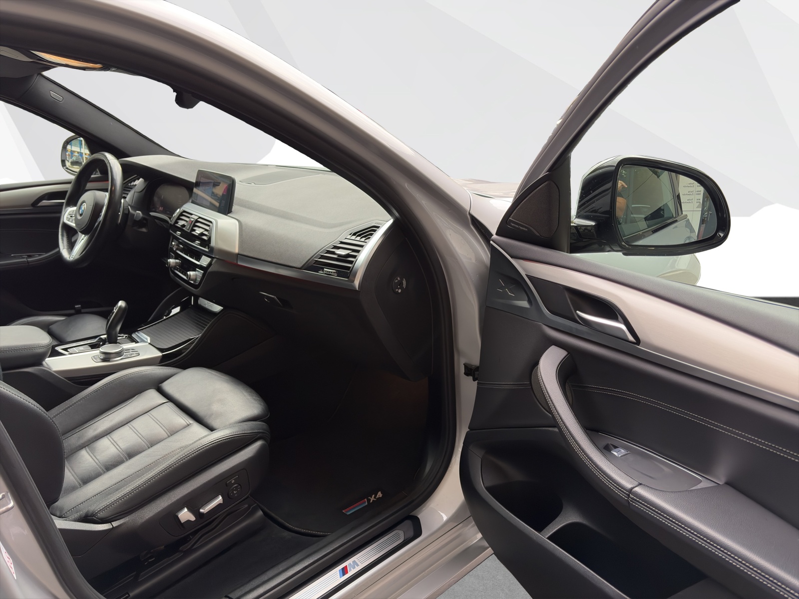 BMW X4 30d xDrive-image-16