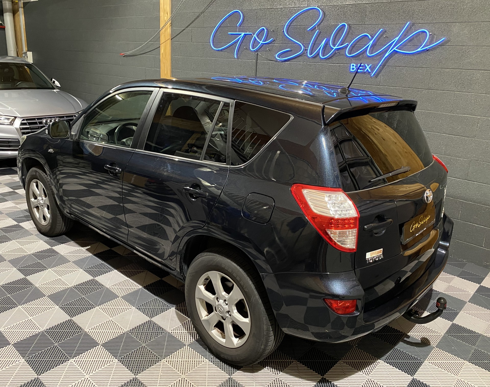 TOYOTA RAV-4 2.2D-CAT Linea Luna AT 4X4-image-11