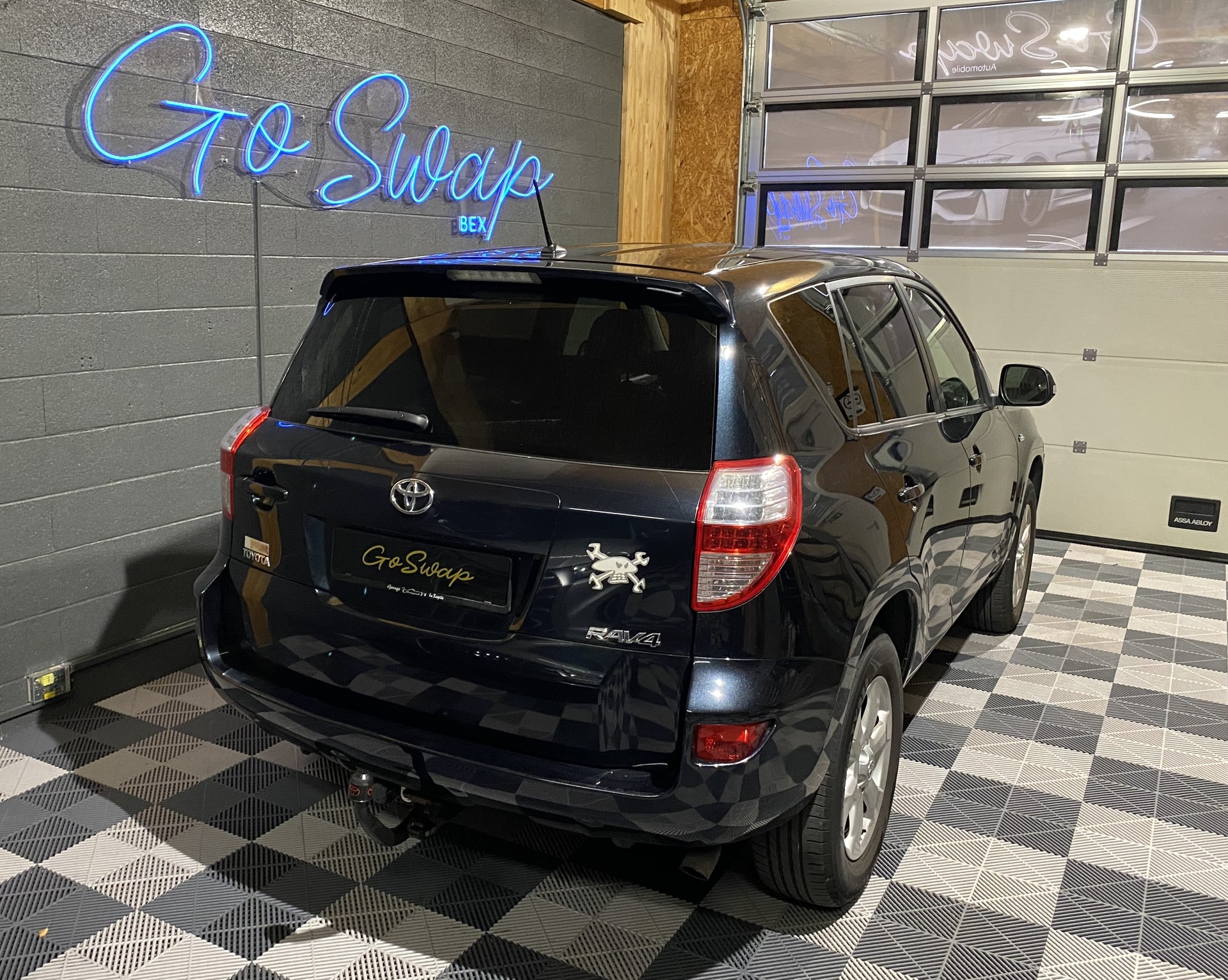 TOYOTA RAV-4 2.2D-CAT Linea Luna AT 4X4-image-4