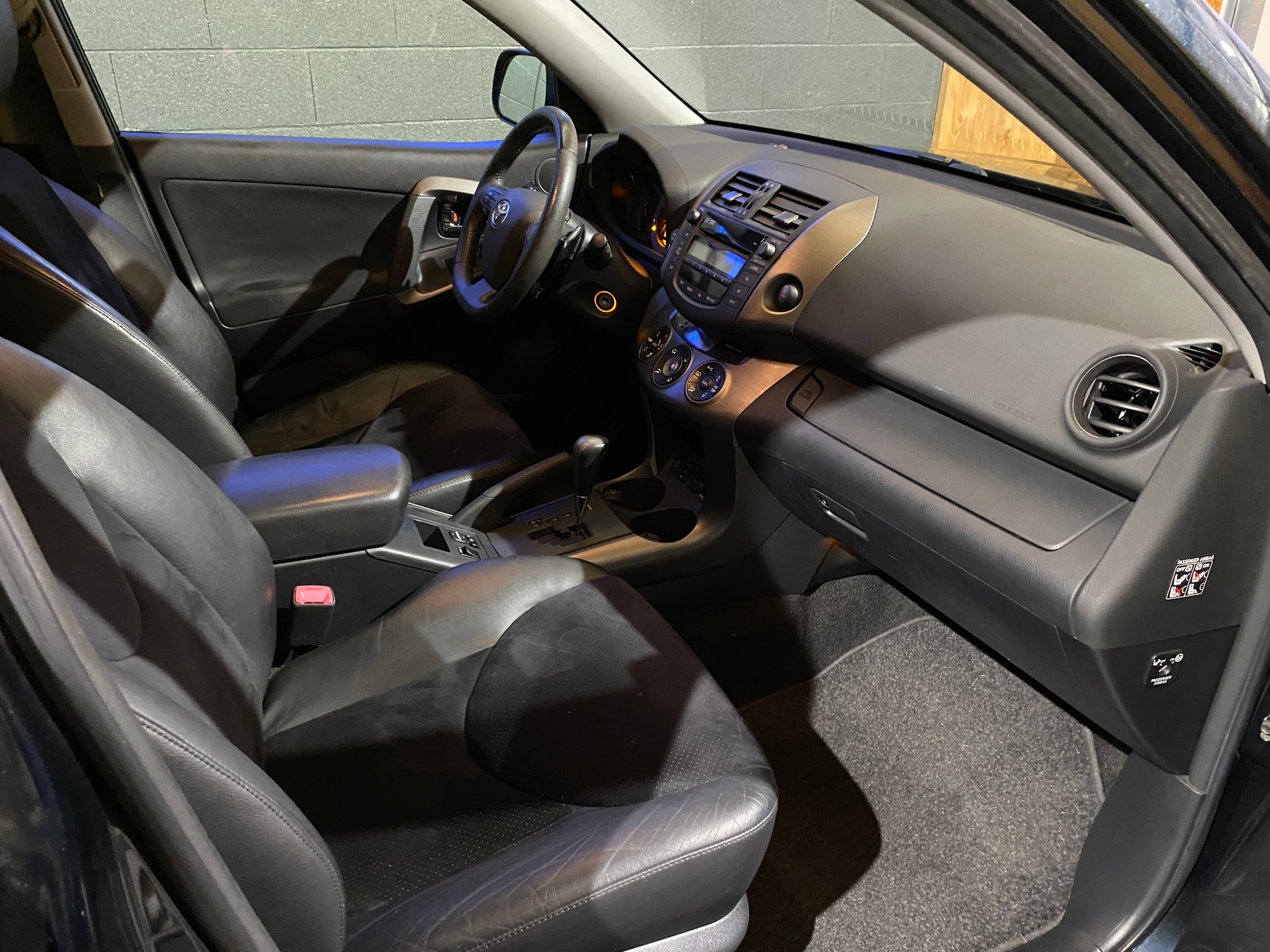TOYOTA RAV-4 2.2D-CAT Linea Luna AT 4X4-image-30
