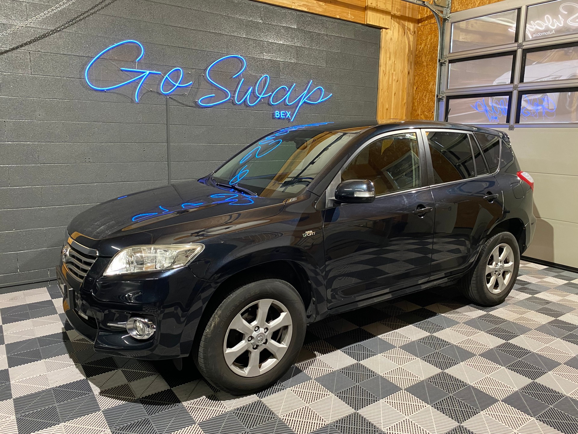 TOYOTA RAV-4 2.2D-CAT Linea Luna AT 4X4-image-9