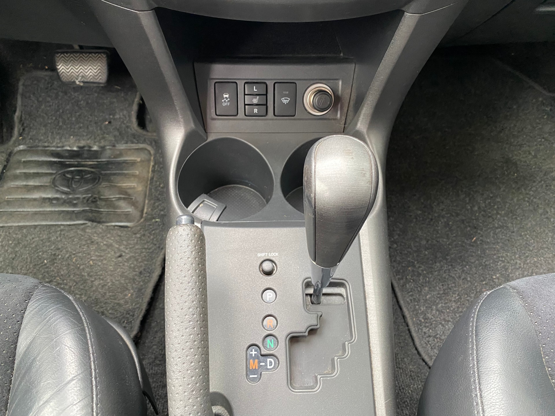 TOYOTA RAV-4 2.2D-CAT Linea Luna AT 4X4-image-25