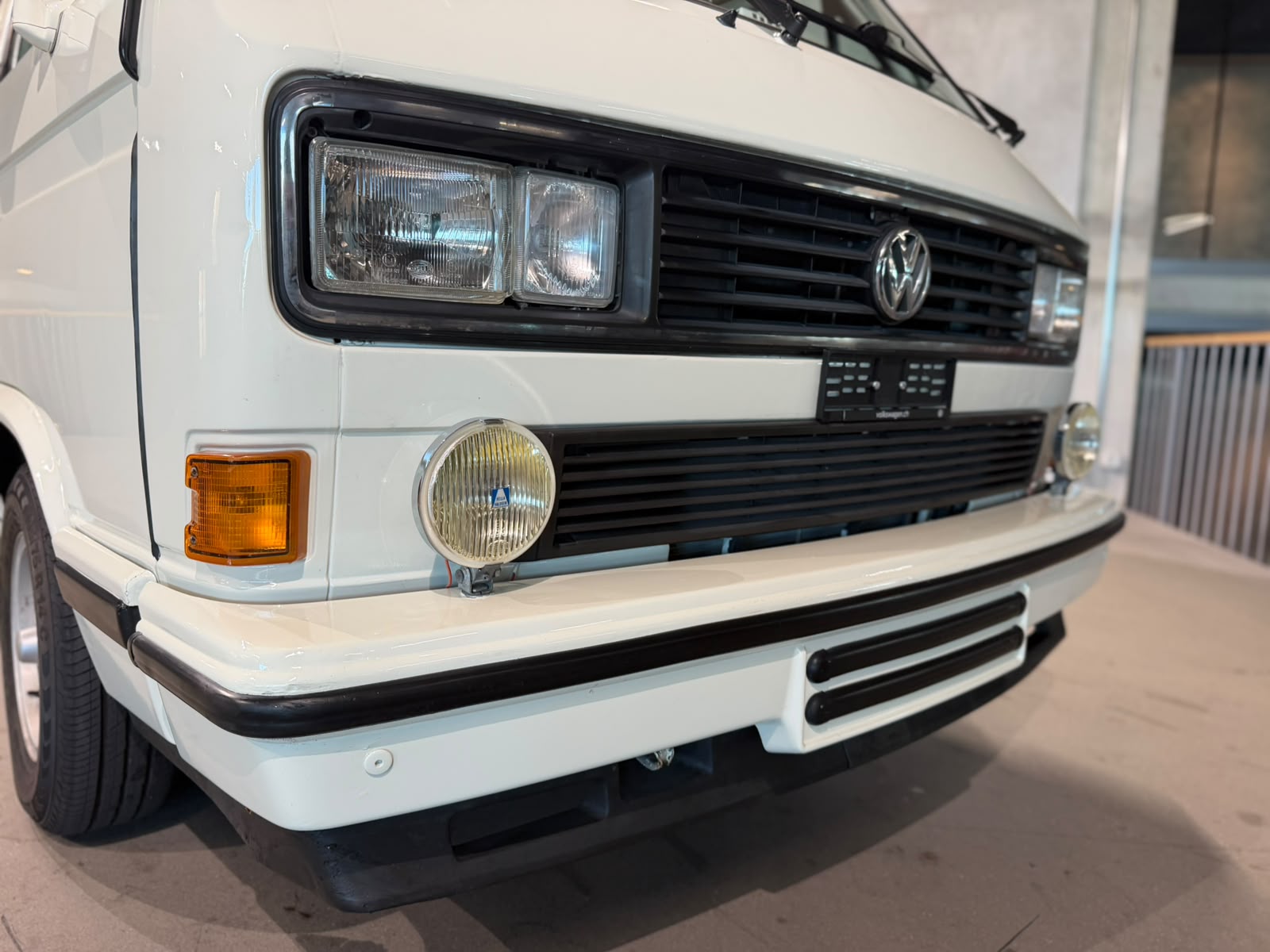 VW Multivan White Star Edition-image-3